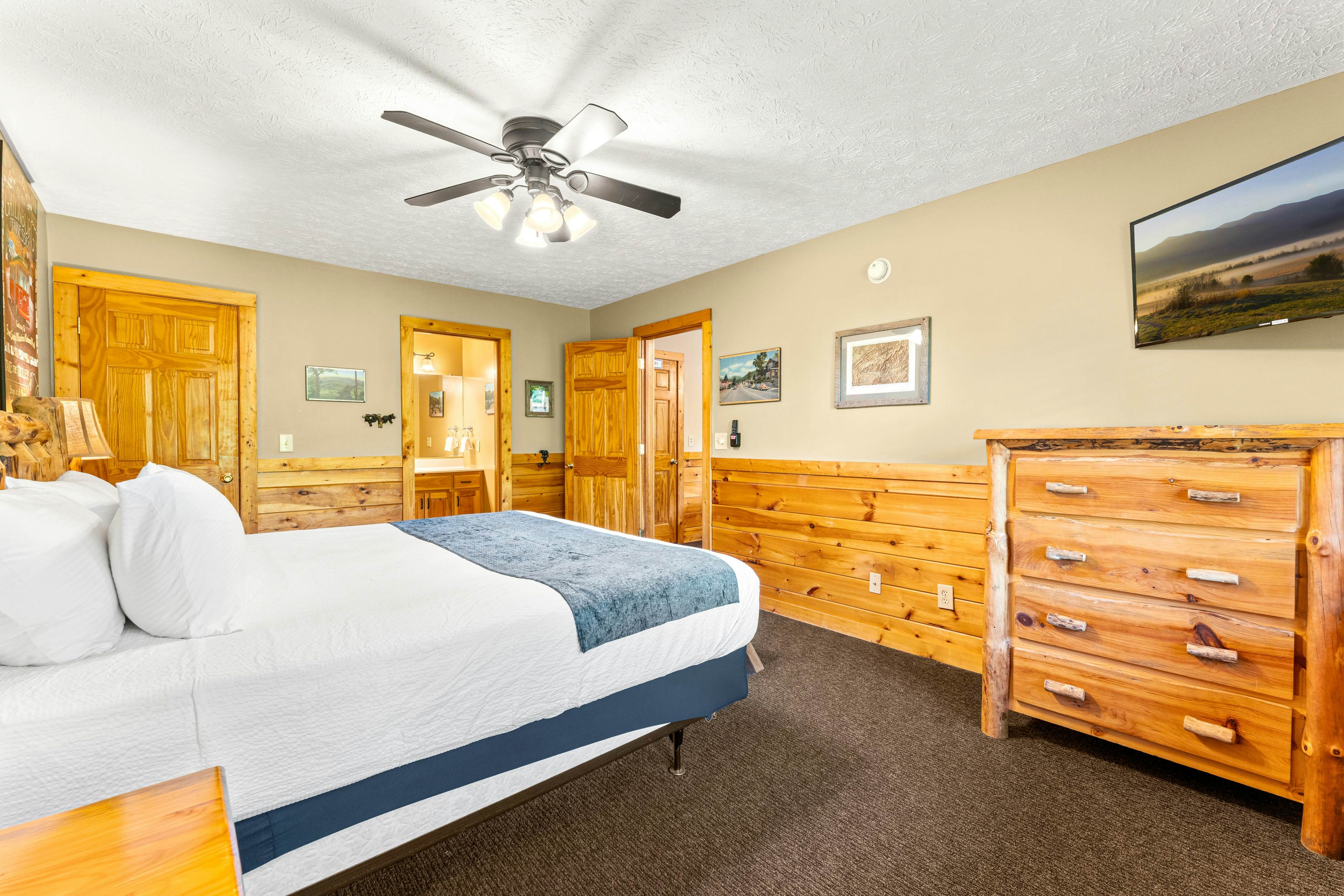 Luxury Mtn Retreat W Breathtaking Views, Sleeps 14