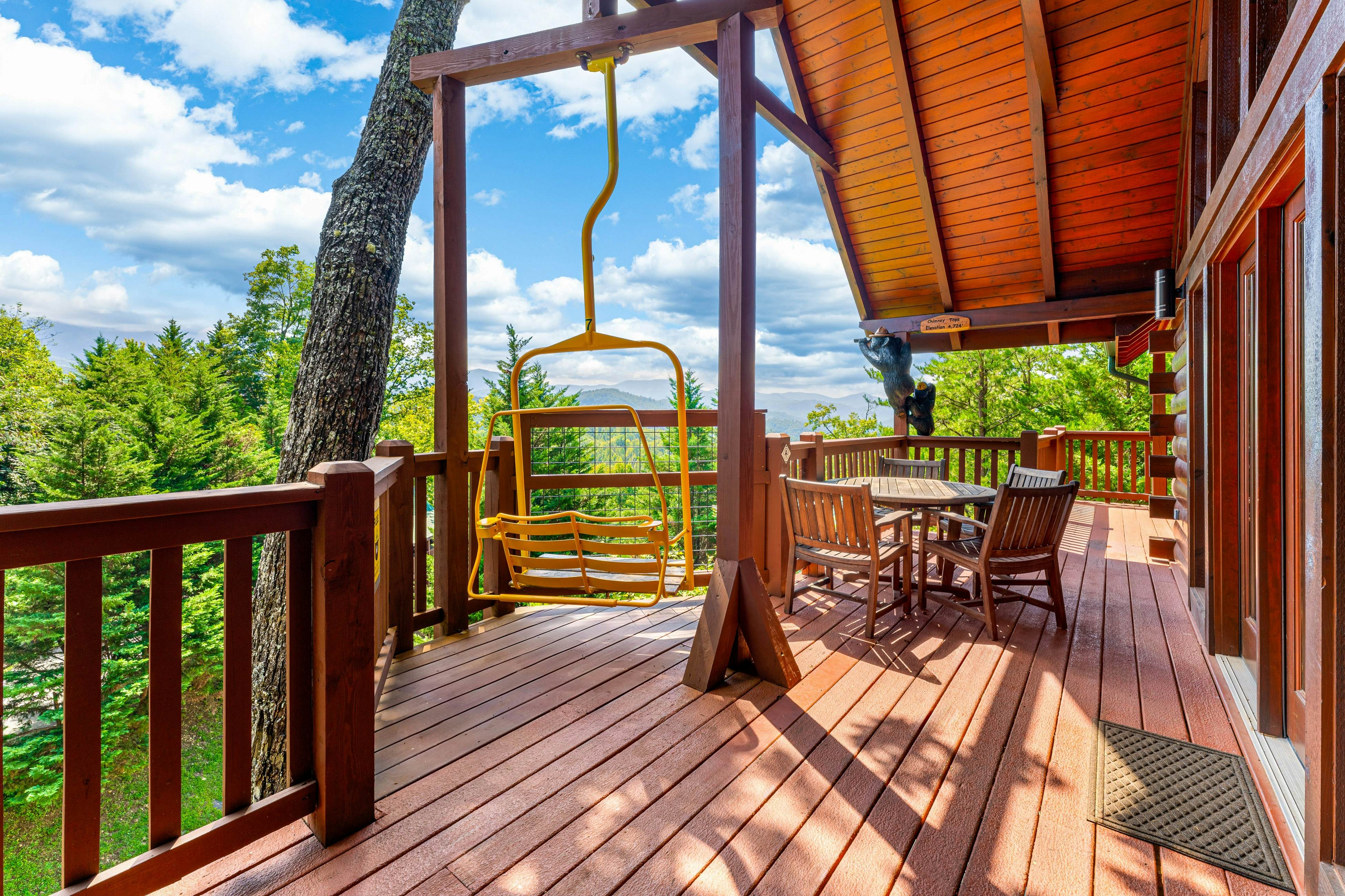 Luxury Mtn Retreat W Breathtaking Views, Sleeps 14