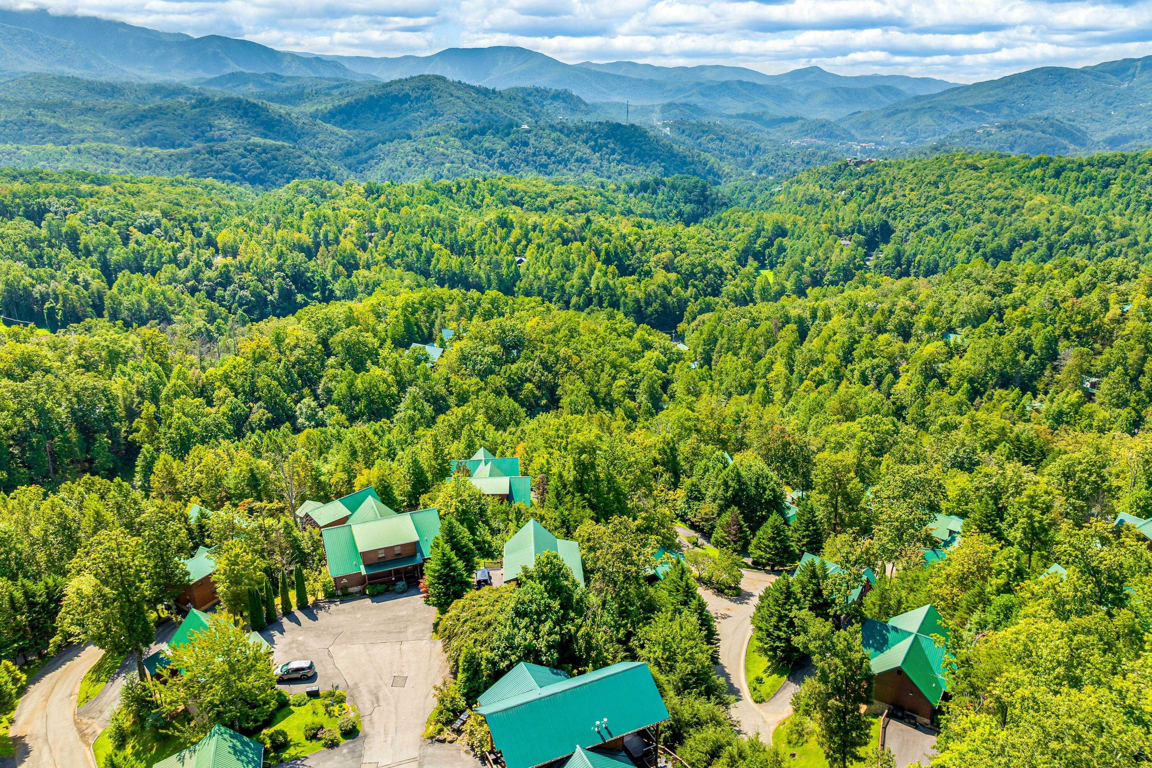 Luxury Mtn Retreat W Breathtaking Views, Sleeps 14