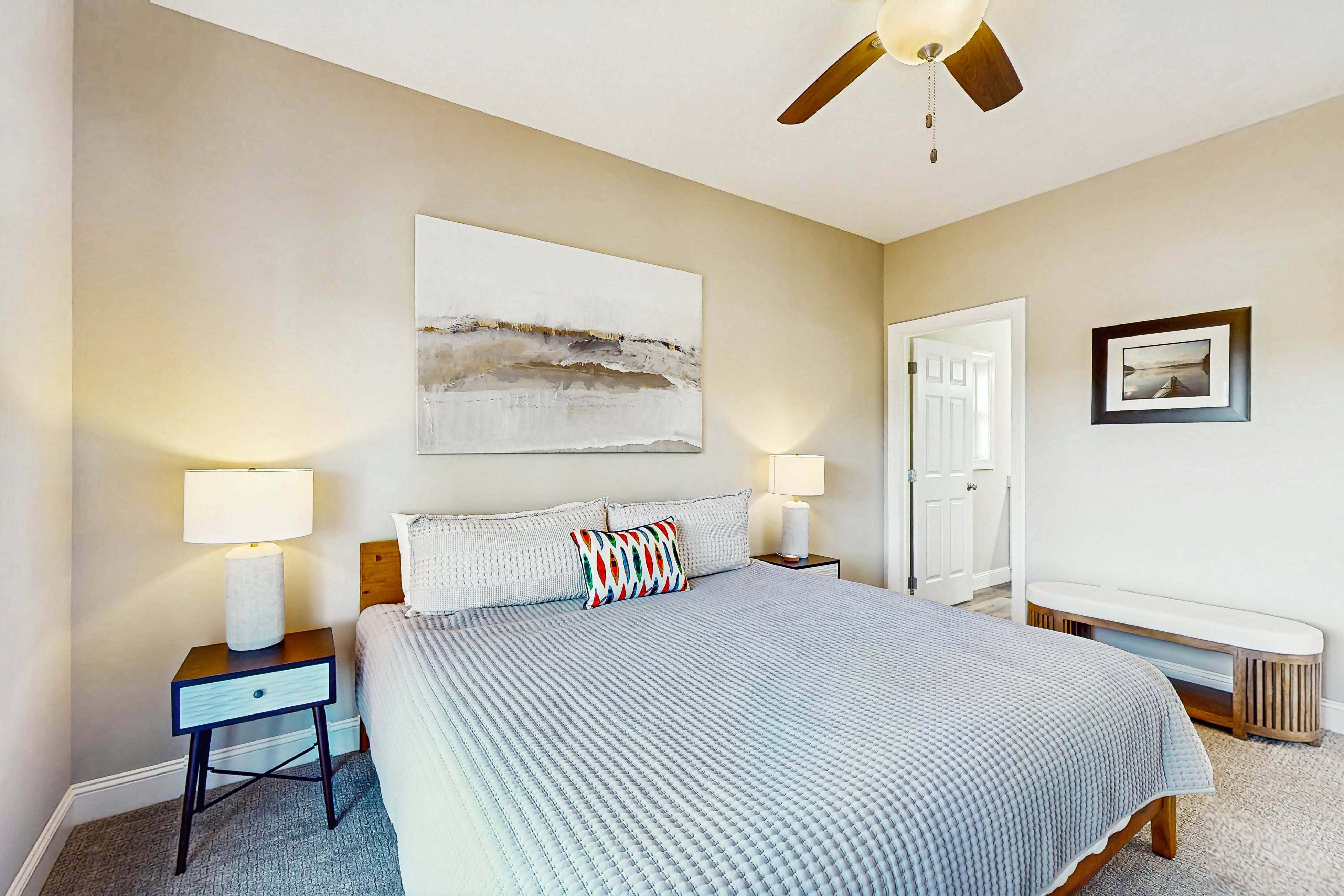 Lake VW Cabin・Pool・Golf・Marina Access | Sleeps 10