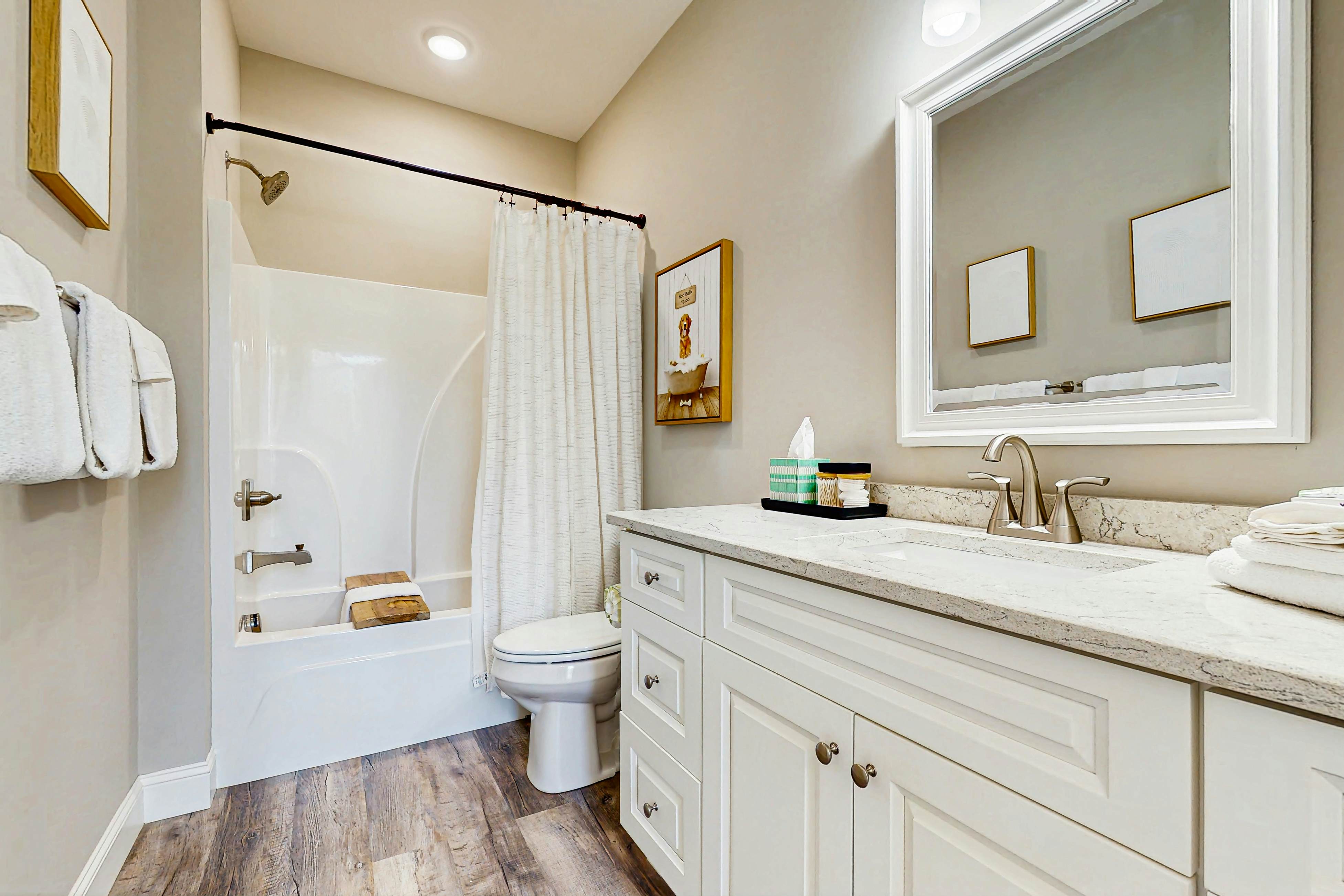 Lake VW Cabin・Pool・Golf・Marina Access | Sleeps 10