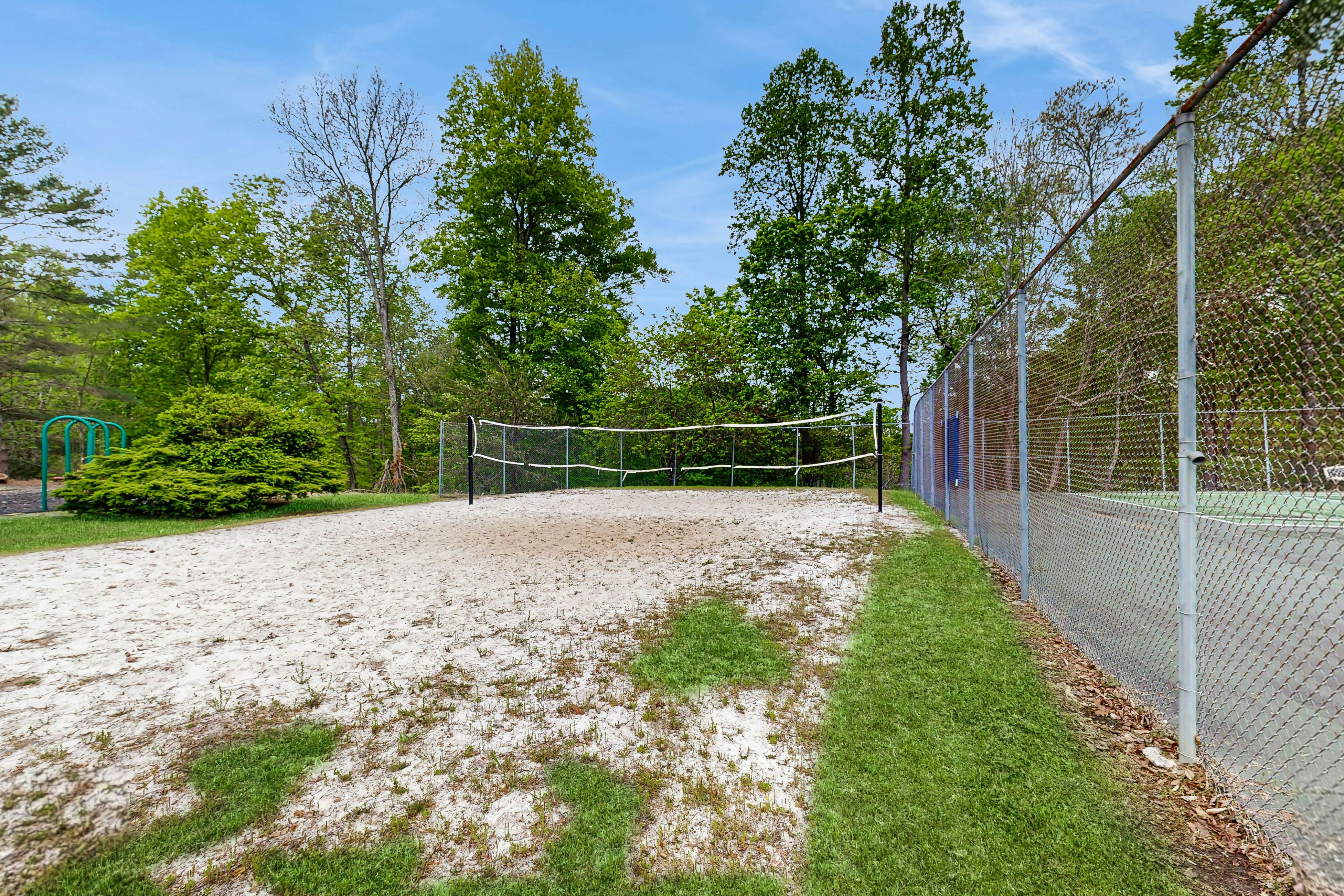 Lake VW Cabin・Pool・Golf・Marina Access | Sleeps 10