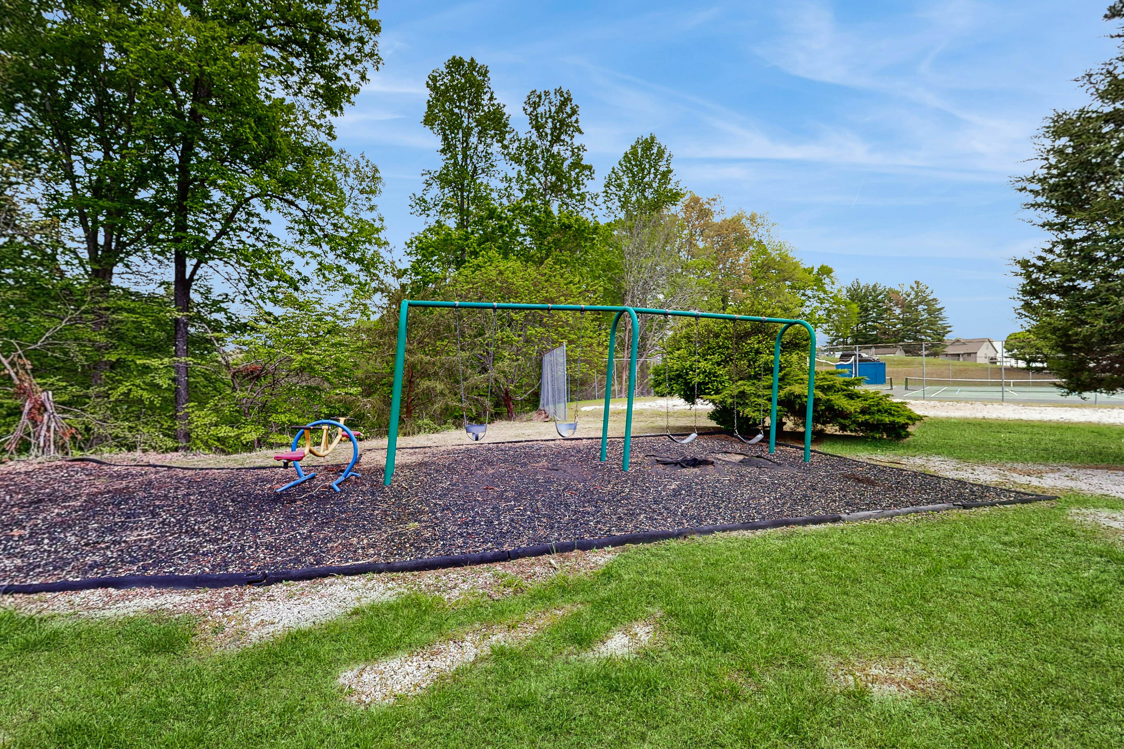 Lake VW Cabin・Pool・Golf・Marina Access | Sleeps 10