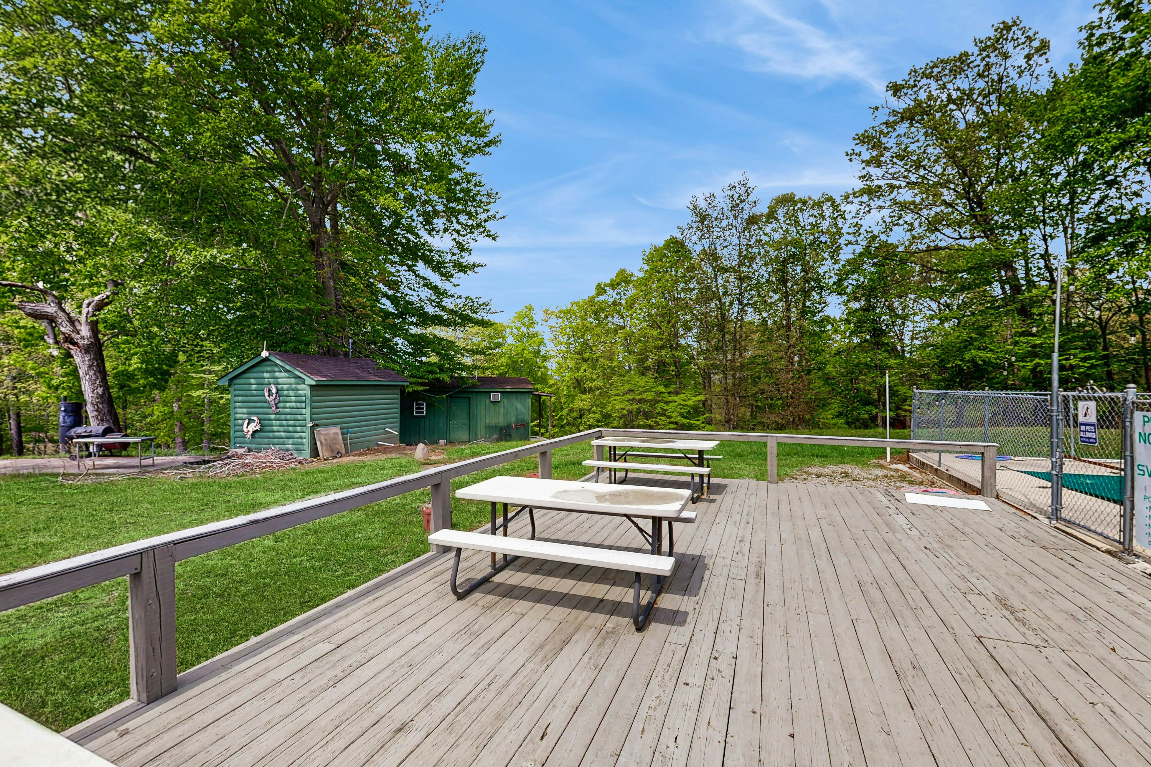 Lake VW Cabin・Pool・Golf・Marina Access | Sleeps 10