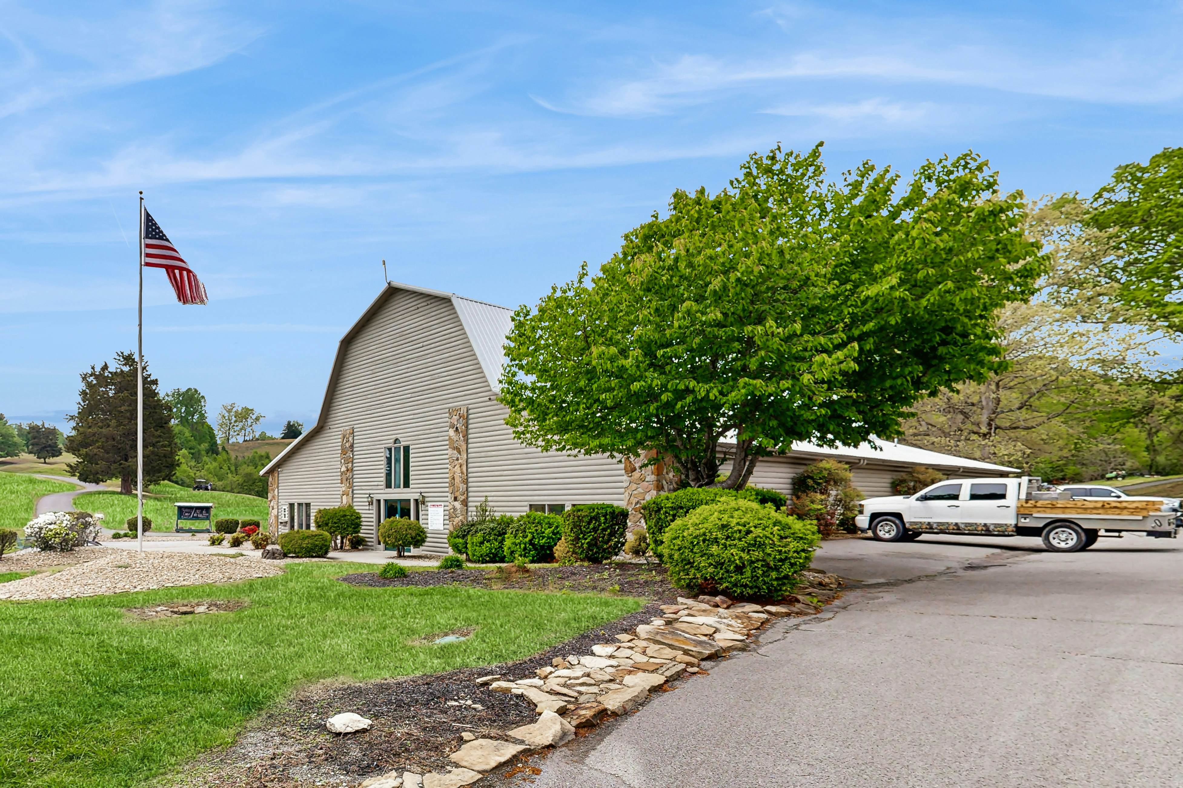 Lake VW Cabin・Pool・Golf・Marina Access | Sleeps 10