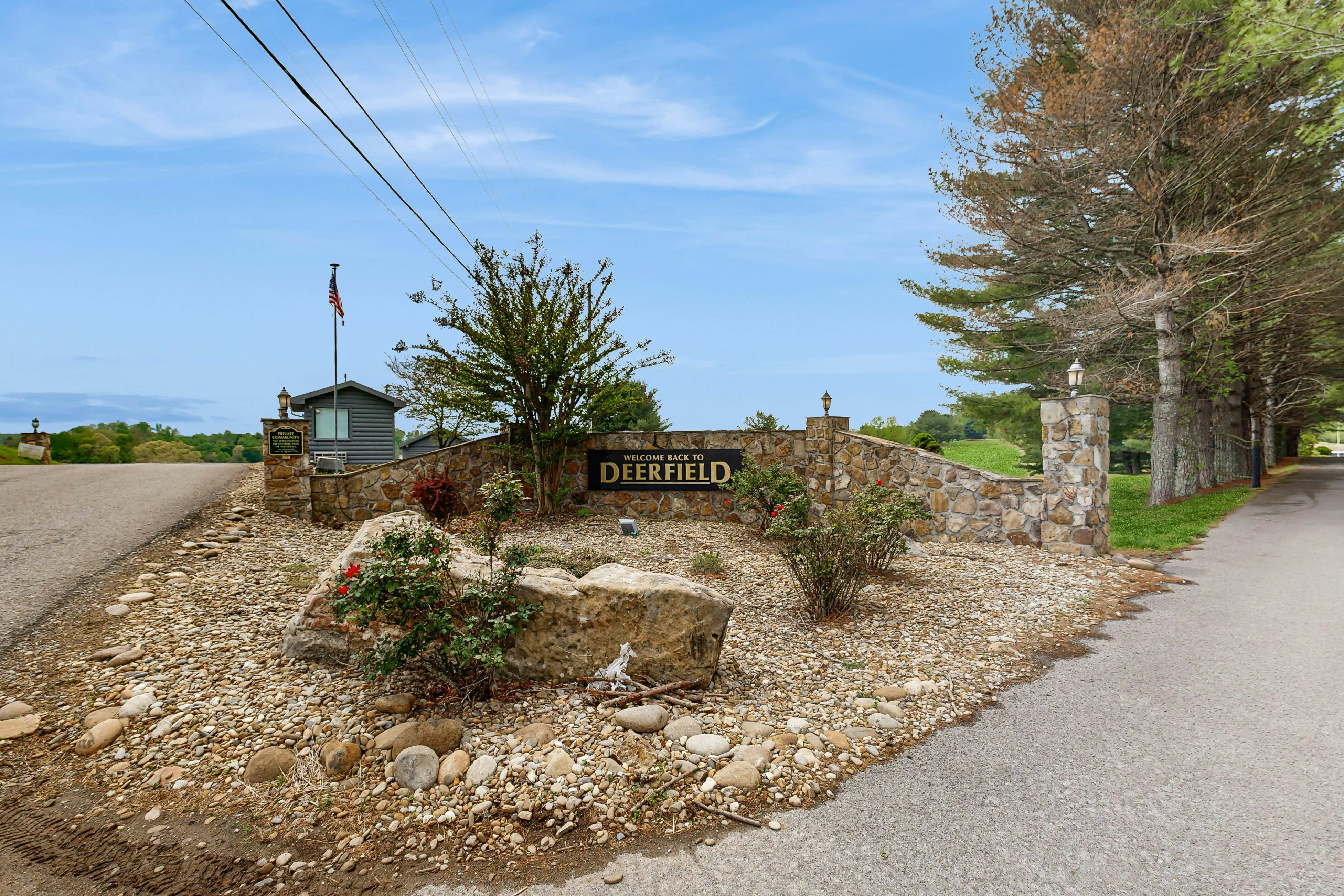 Lake VW Cabin・Pool・Golf・Marina Access | Sleeps 10