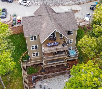 Stunning Lakeview Home・Game Room・Dock・Hot Tub