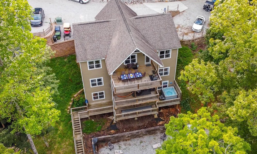 Stunning Lakeview Home・Game Room・Dock・Hot Tub