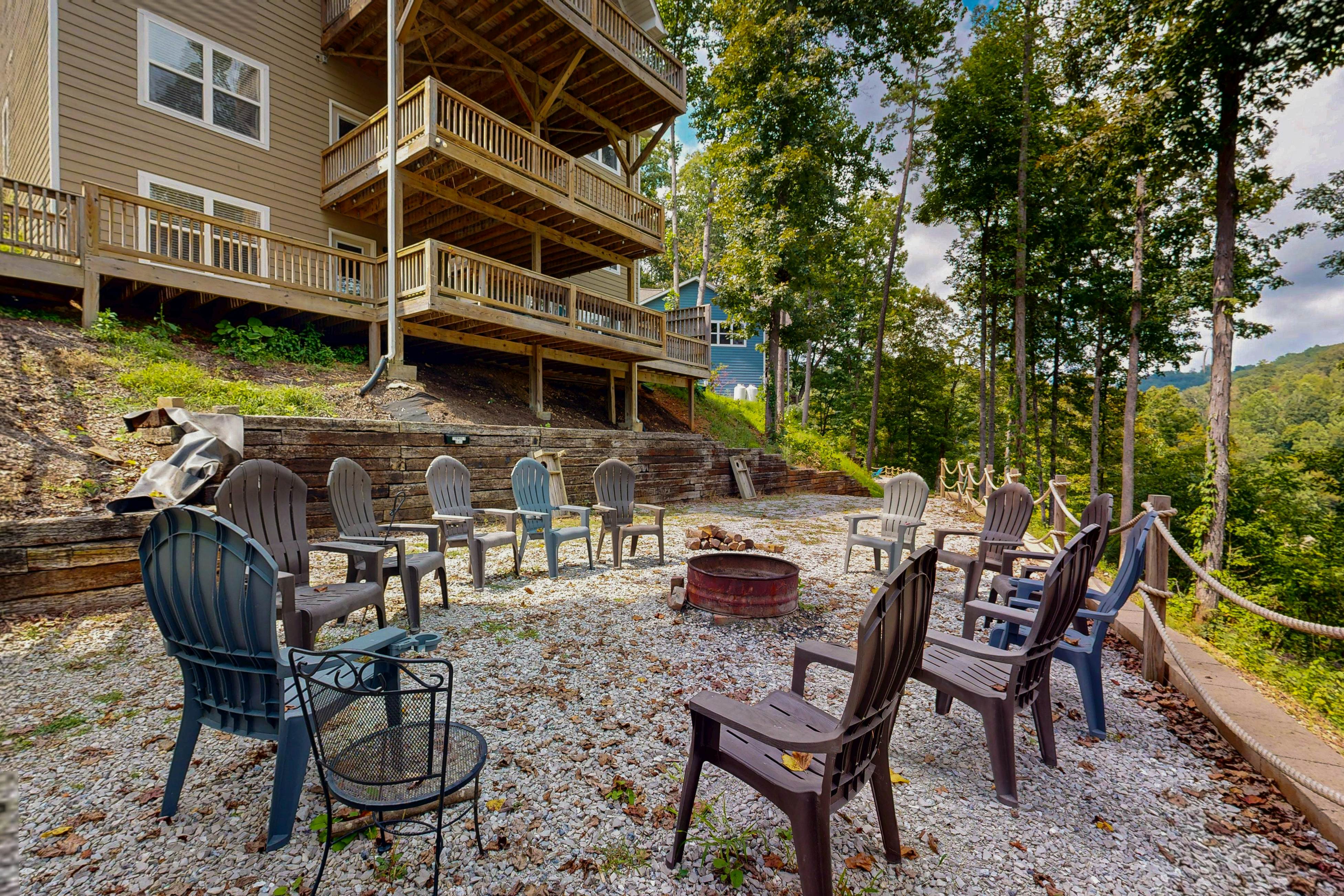 Stunning Lakeview Home | Game Room・Dock・Hot Tub