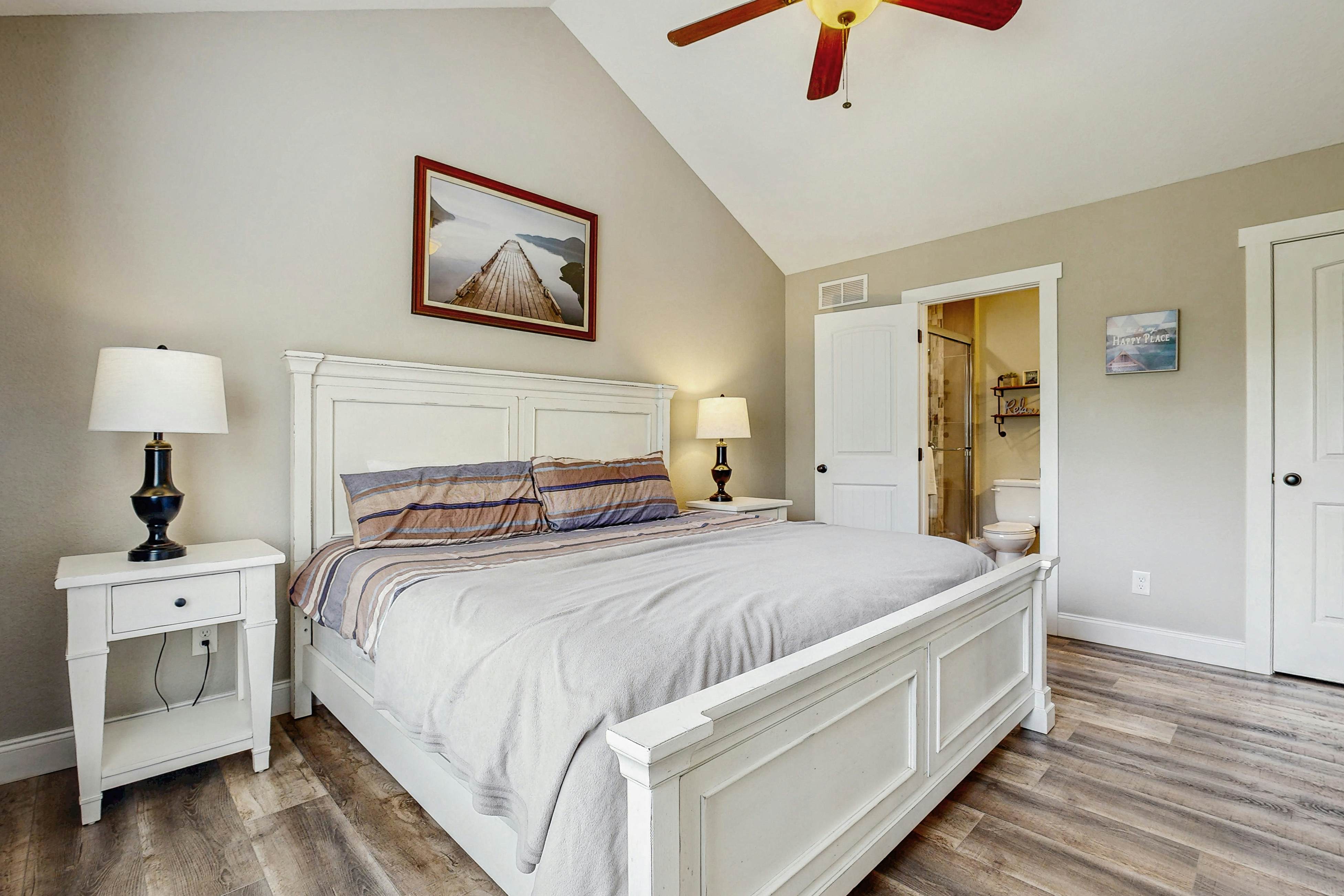 Stunning Lakeview Home | Game Room・Dock・Hot Tub