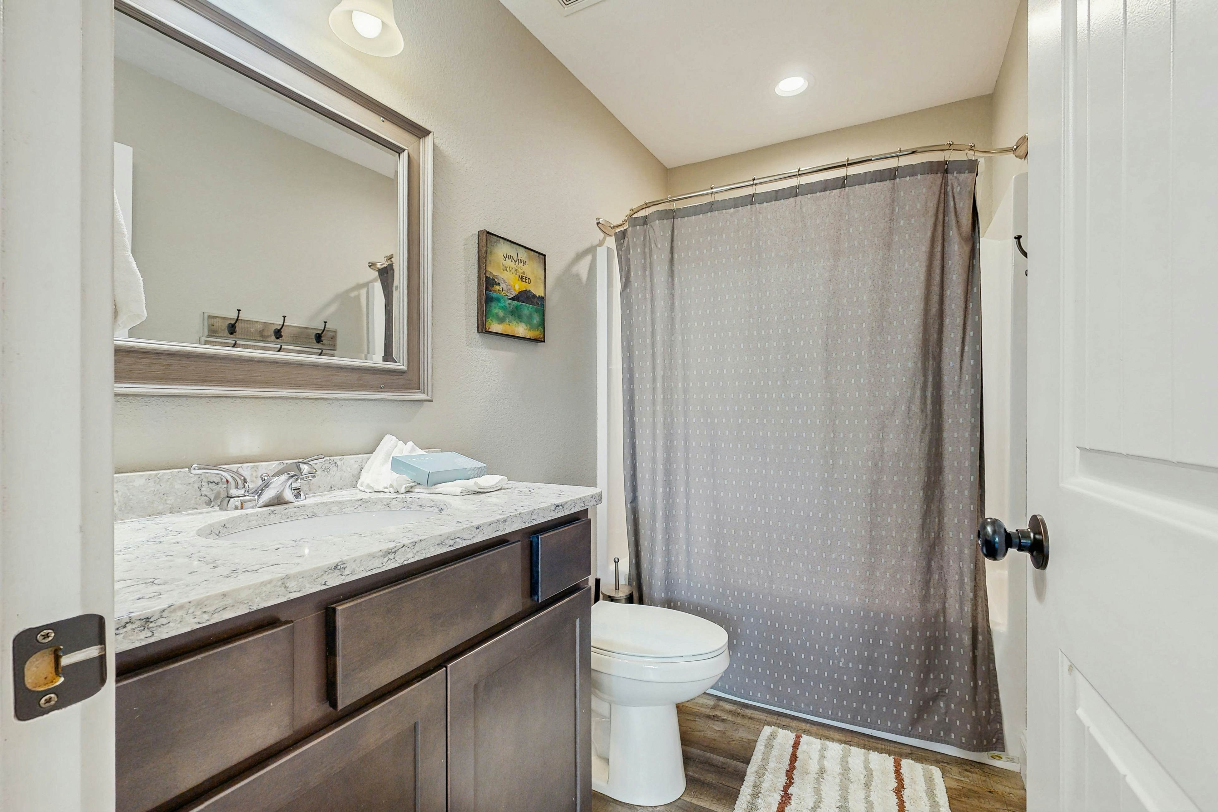 Stunning Lakeview Home | Game Room・Dock・Hot Tub