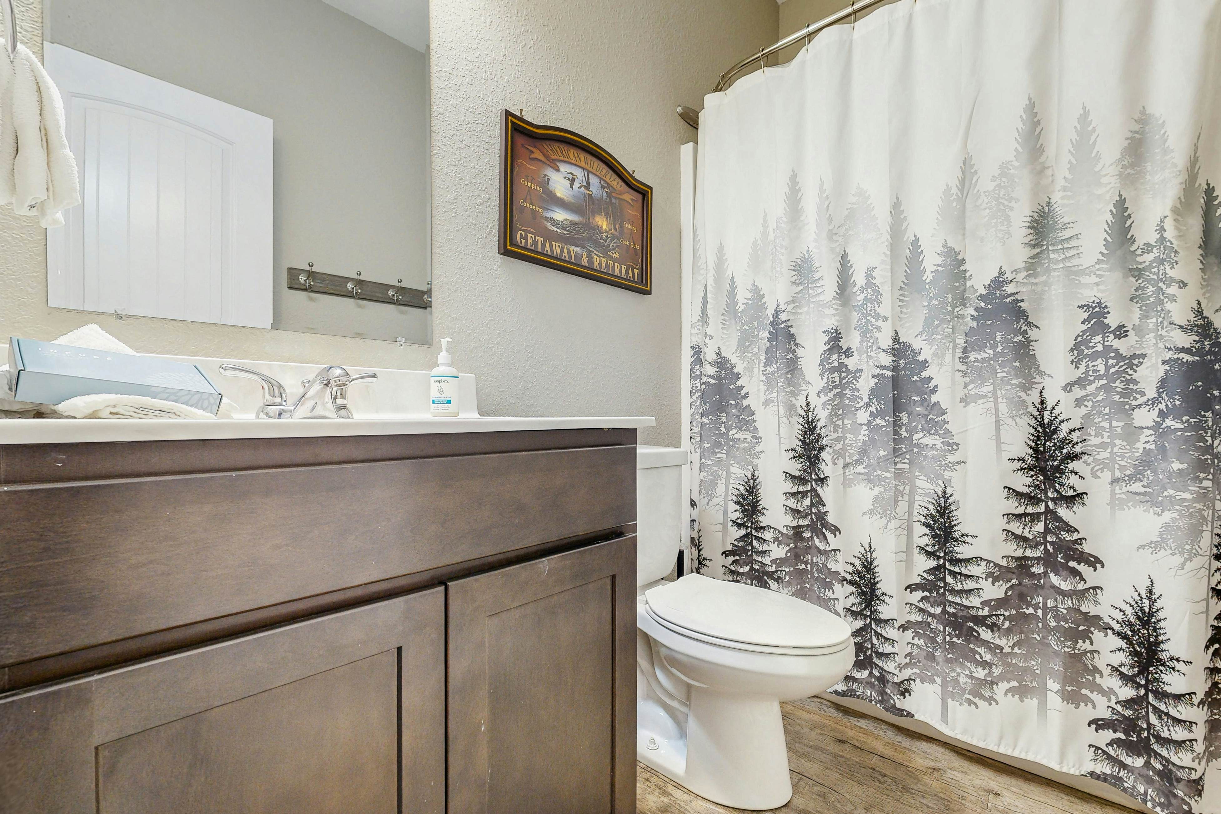 Stunning Lakeview Home | Game Room・Dock・Hot Tub