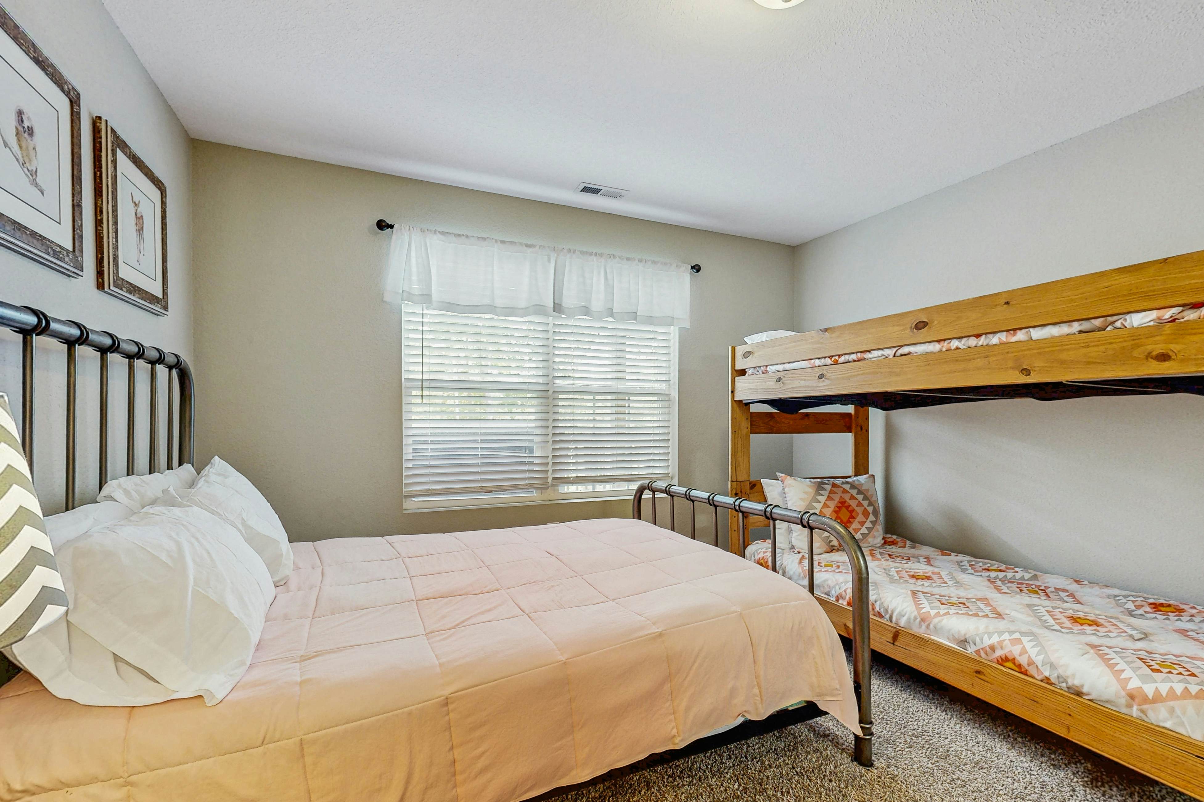 Stunning Lakeview Home | Game Room・Dock・Hot Tub