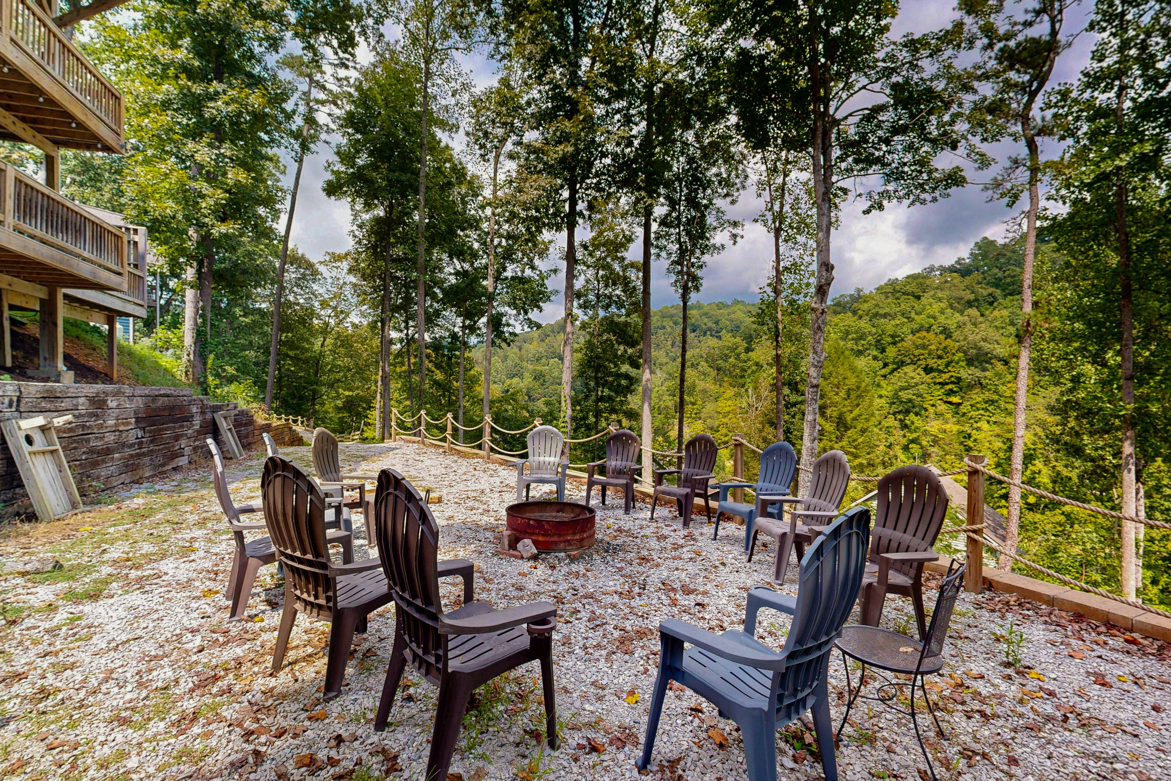 Stunning Lakeview Home | Game Room・Dock・Hot Tub