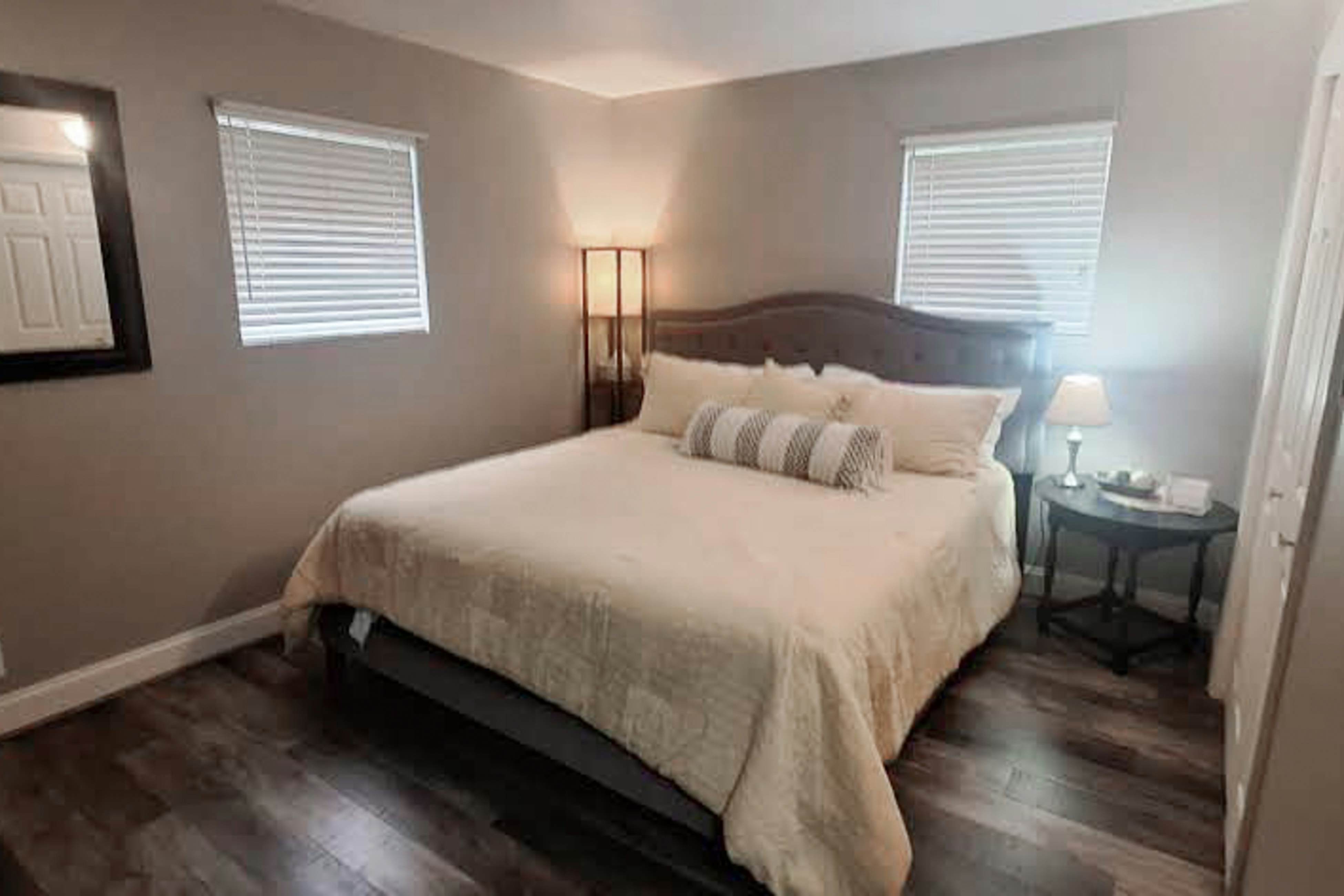 Lakeside Cabin Retreat, Sleeps 12・BBQ Grill・Dock