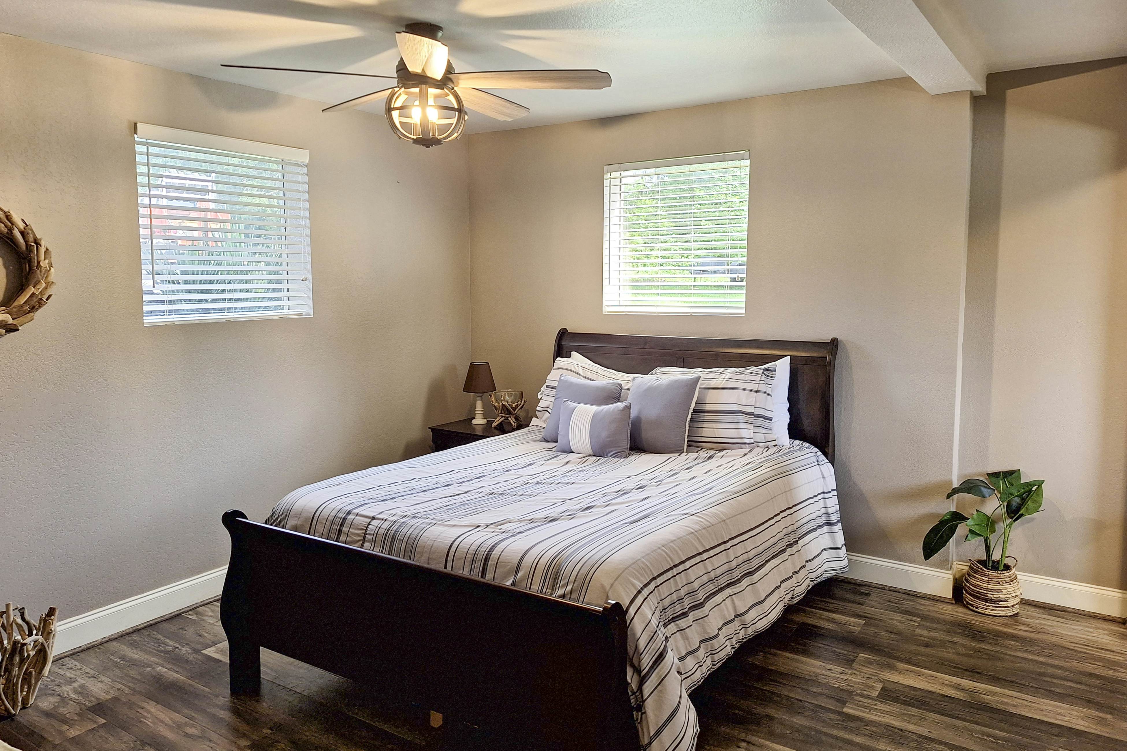 Lakeside Cabin Retreat, Sleeps 12・BBQ Grill・Dock