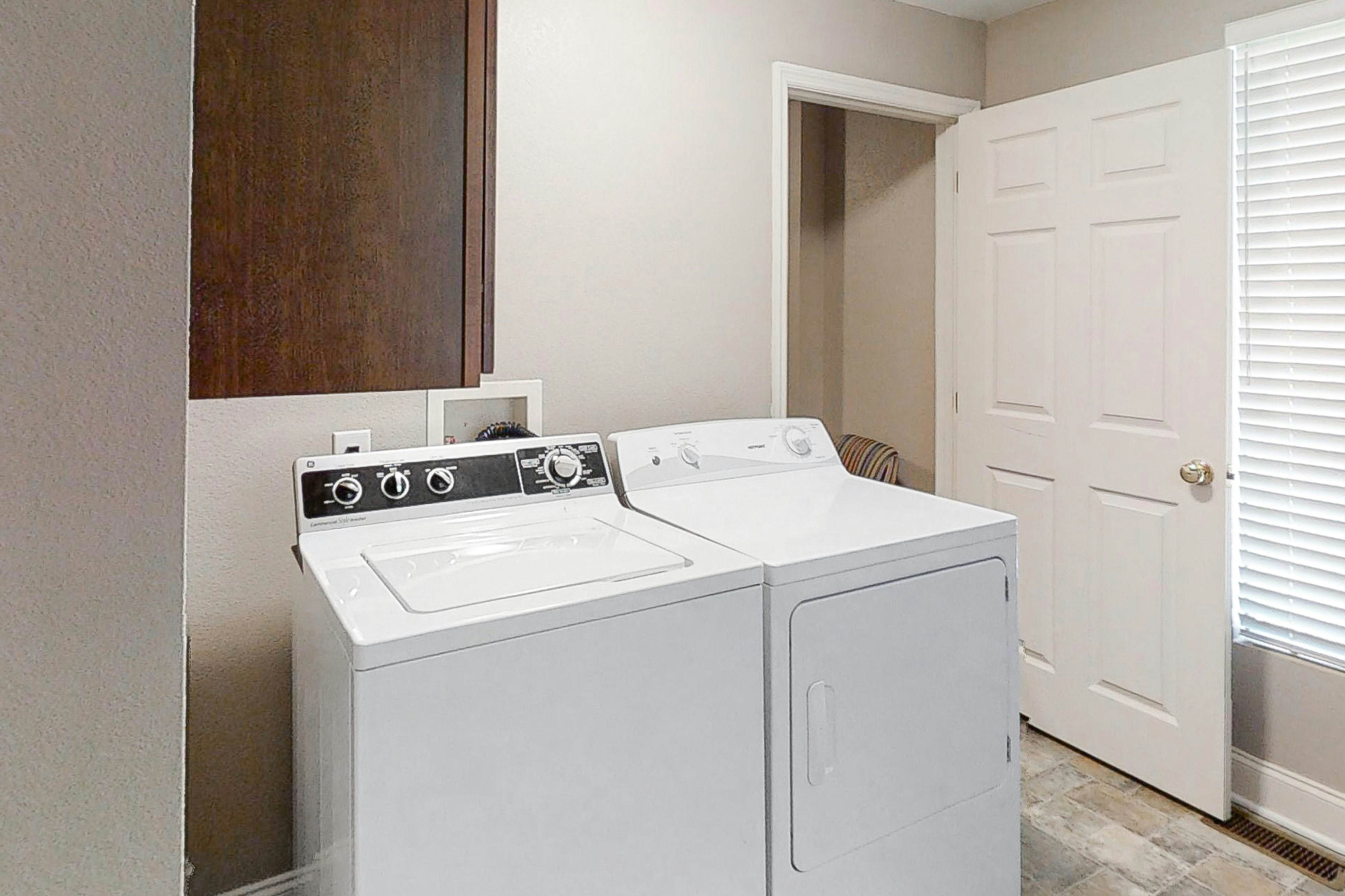 Lakeside Cabin Retreat, Sleeps 12・BBQ Grill・Dock