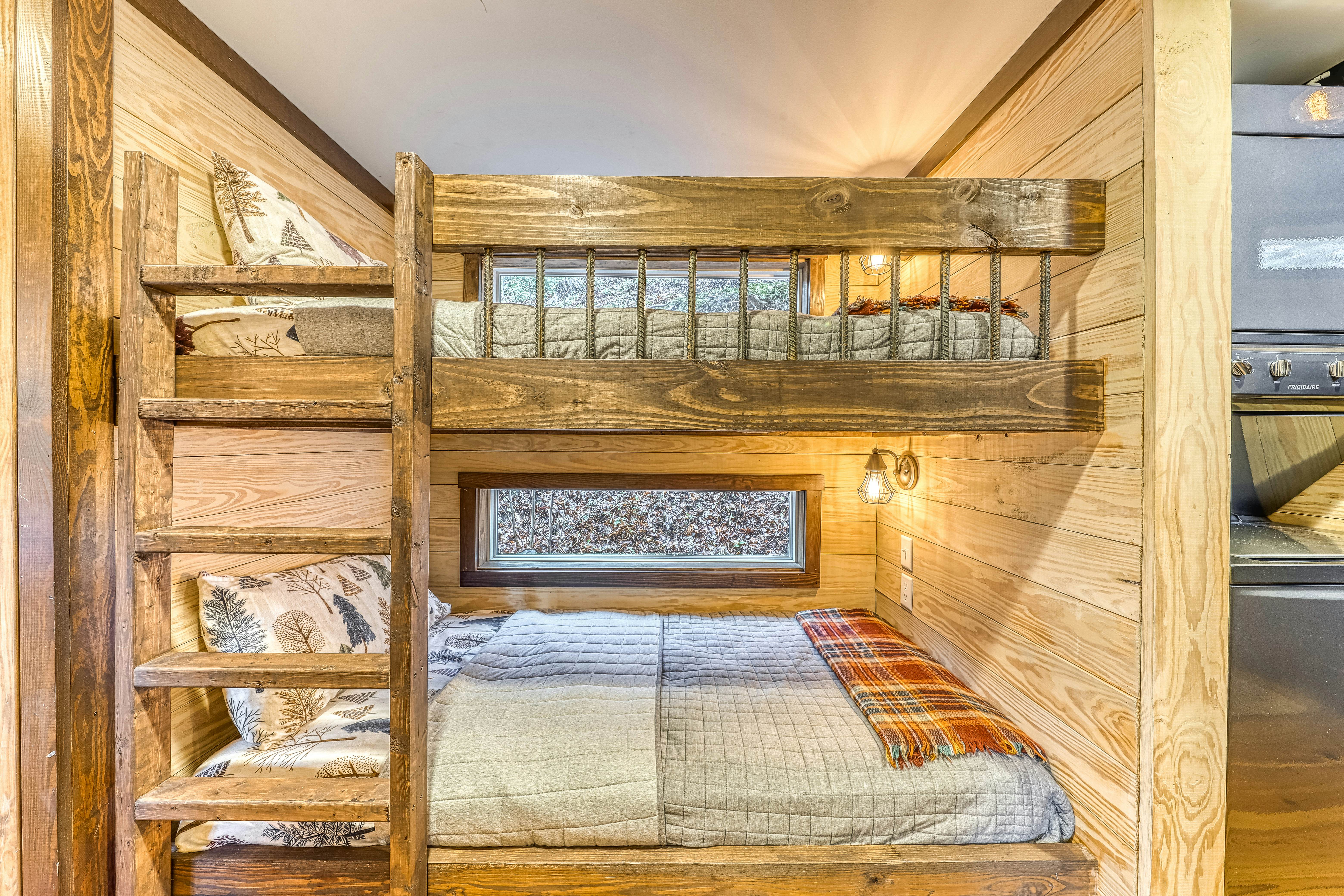 New Authentic Luxe Tiny House, Sleeps 4・Hot Tub