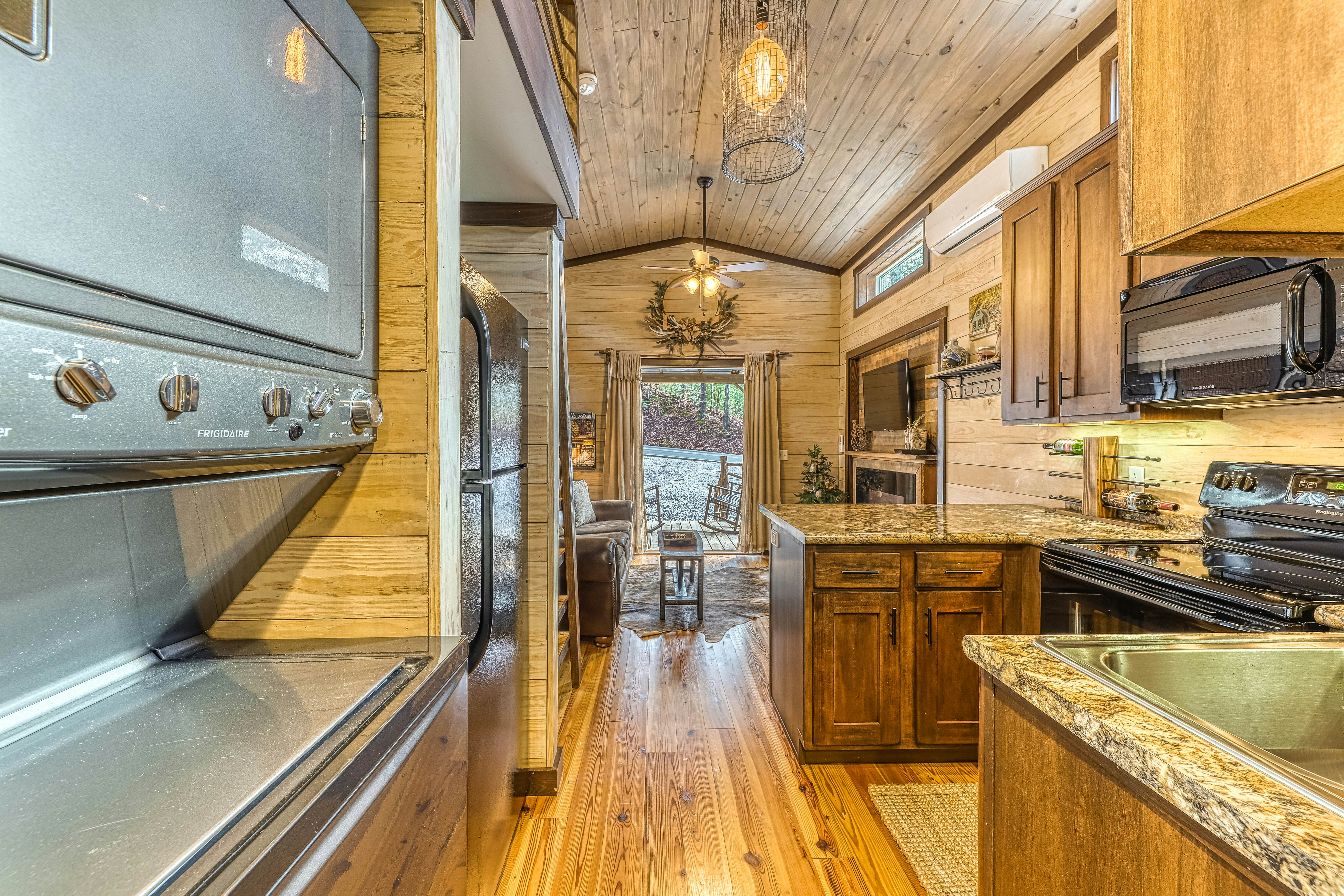 New Authentic Luxe Tiny House, Sleeps 4・Hot Tub