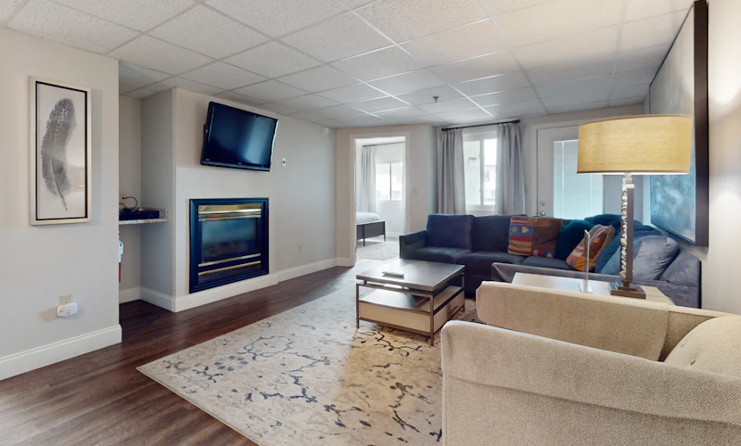 Dual-Suite Riverside Condo, Sleeps 4, Views, Pool