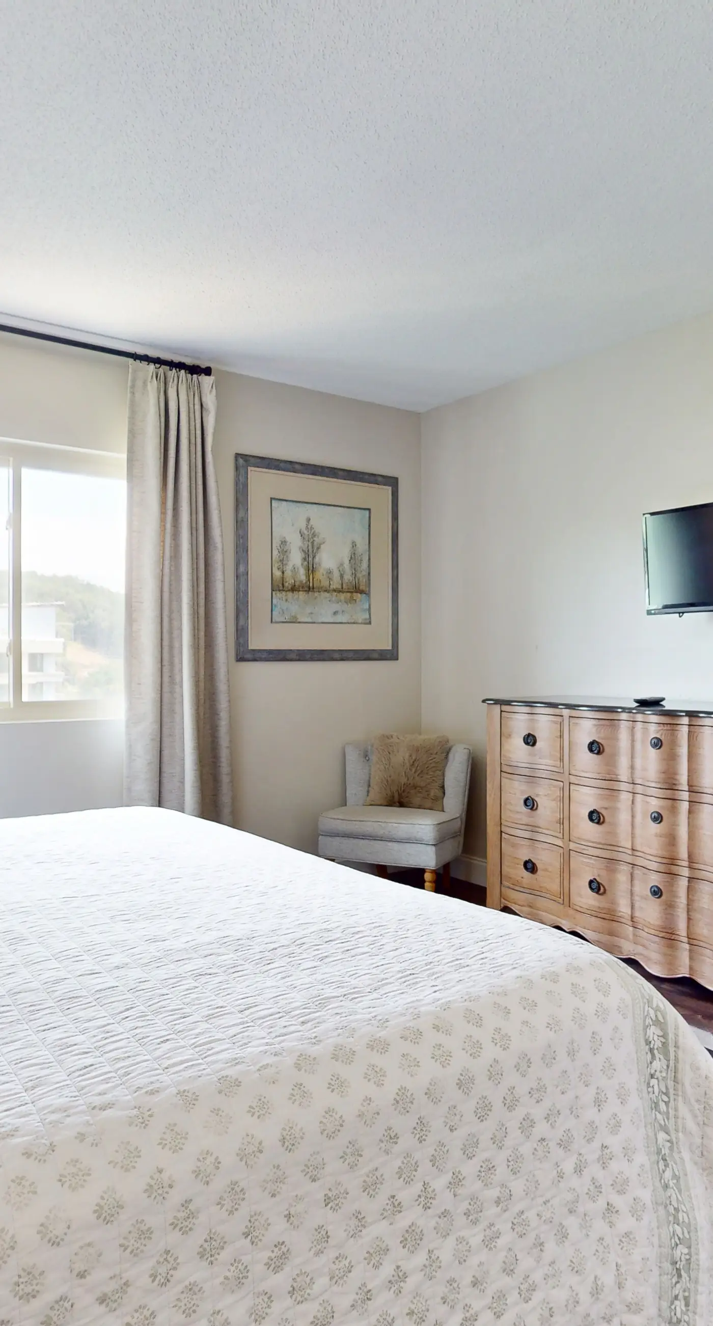 Dual-Suite Riverside Condo, Sleeps 4, Views, Pool