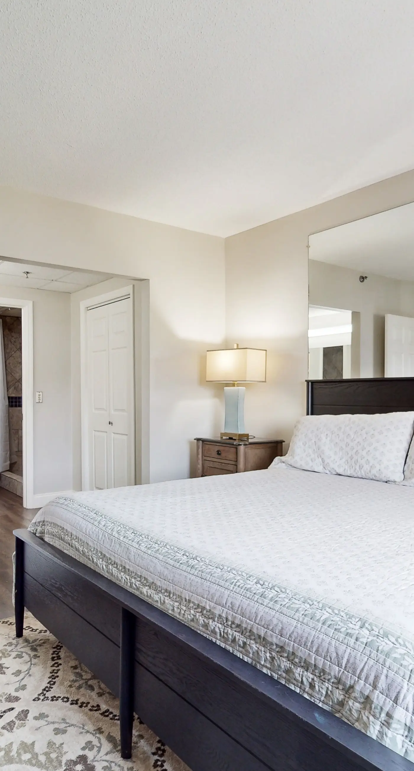 Dual-Suite Riverside Condo, Sleeps 4, Views, Pool