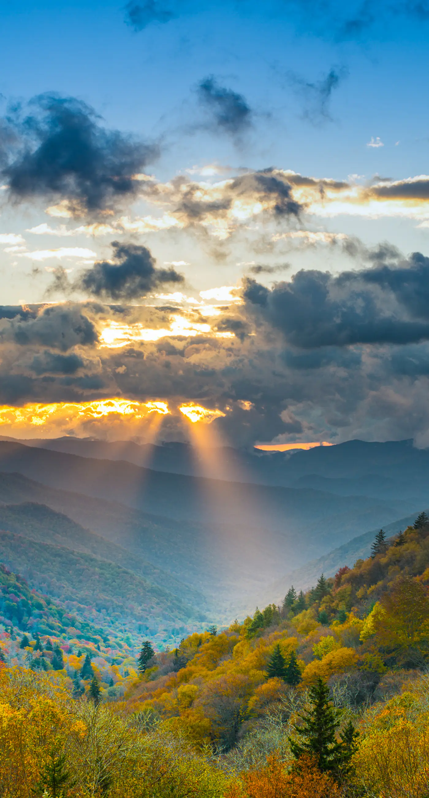 Dual-Suite Riverside Condo, Sleeps 4, Views, Pool