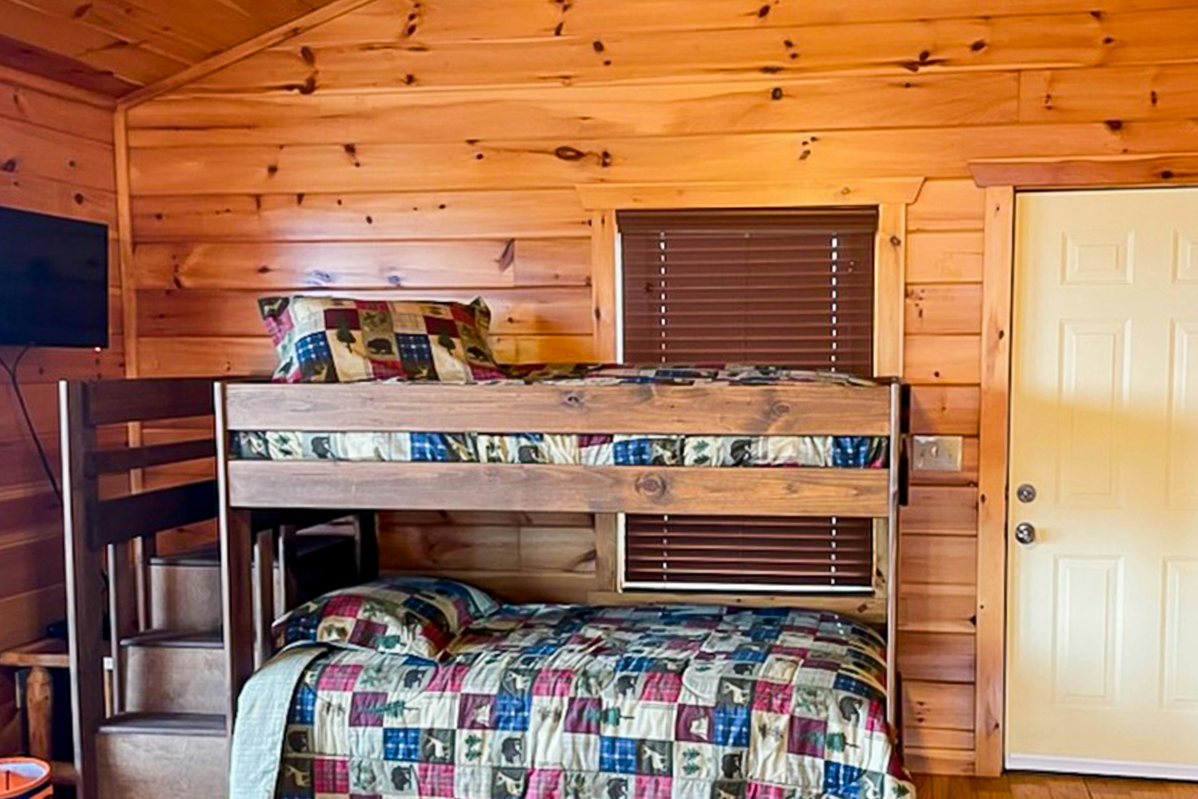 Stunningly Quiet Home, Sleeps 12・Pool・Hot Tub・Pool