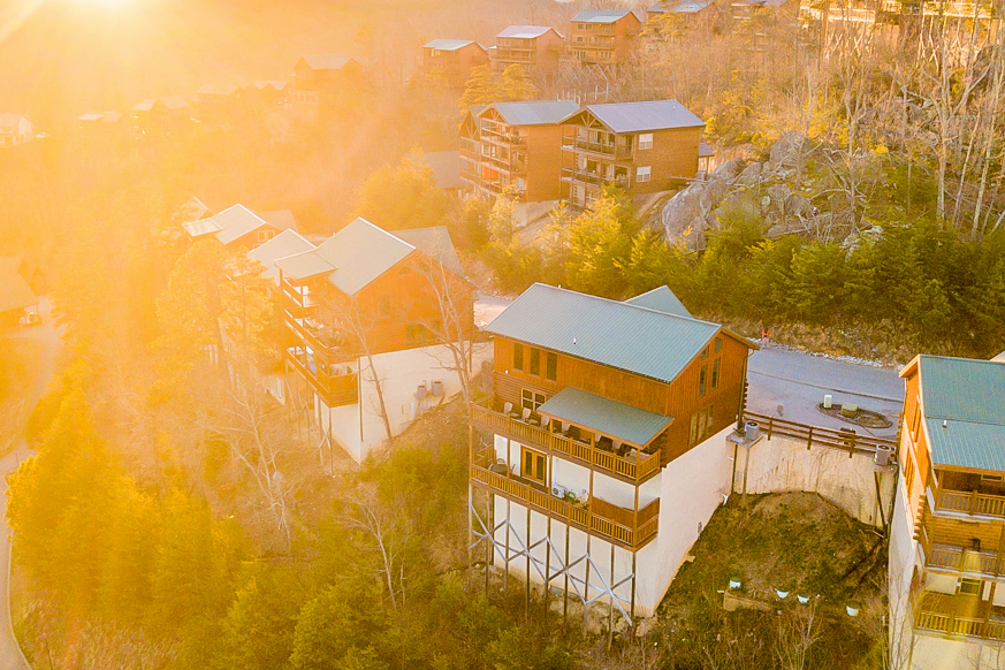 Stunningly Quiet Home, Sleeps 12・Pool・Hot Tub・Pool