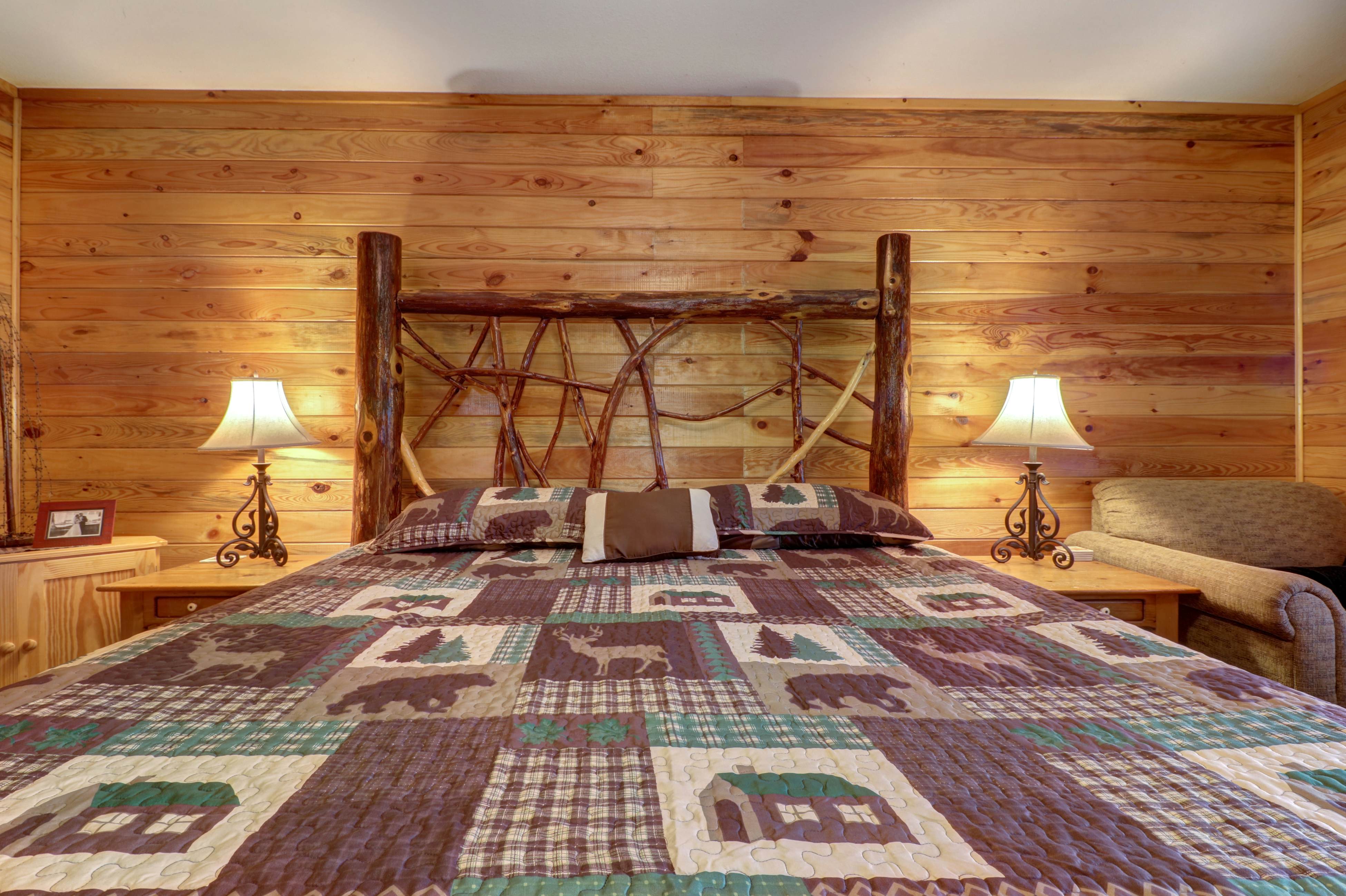 Homey Cabin, Sleeps 8・Hot Tub・Fireplace・Pool table