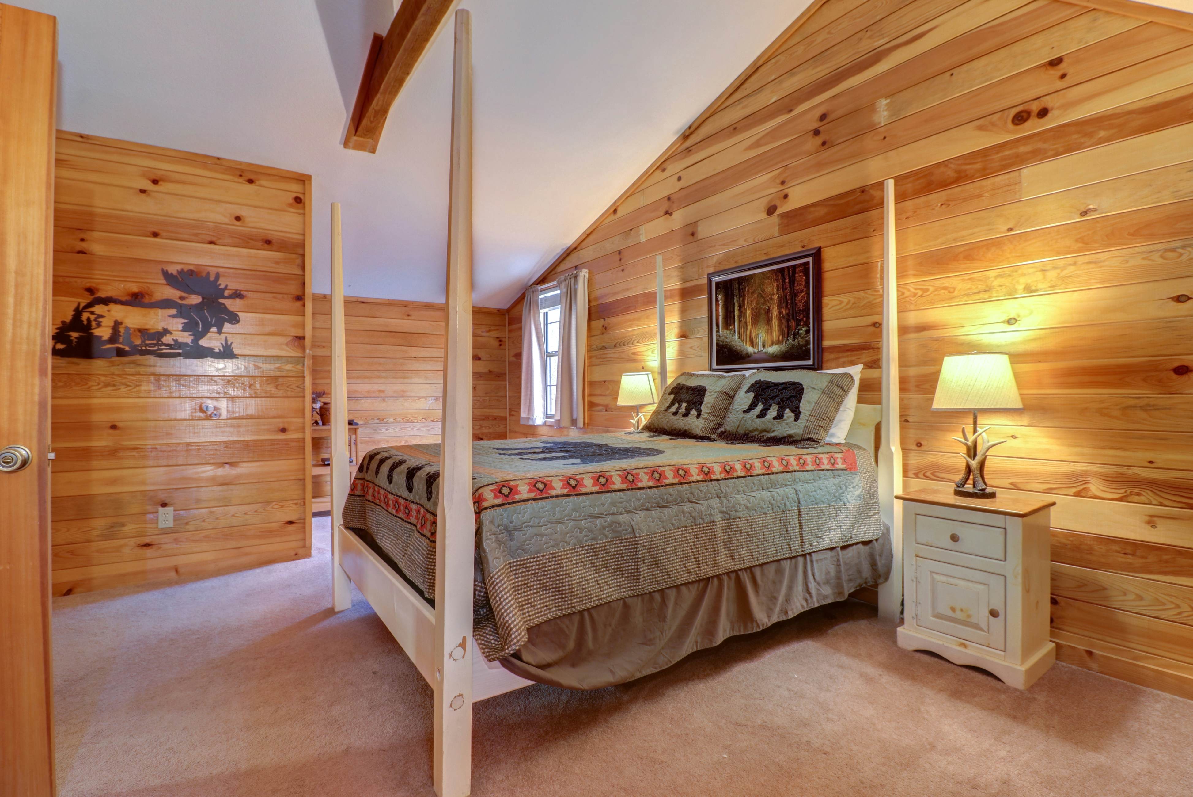 Homey Cabin, Sleeps 8・Hot Tub・Fireplace・Pool table