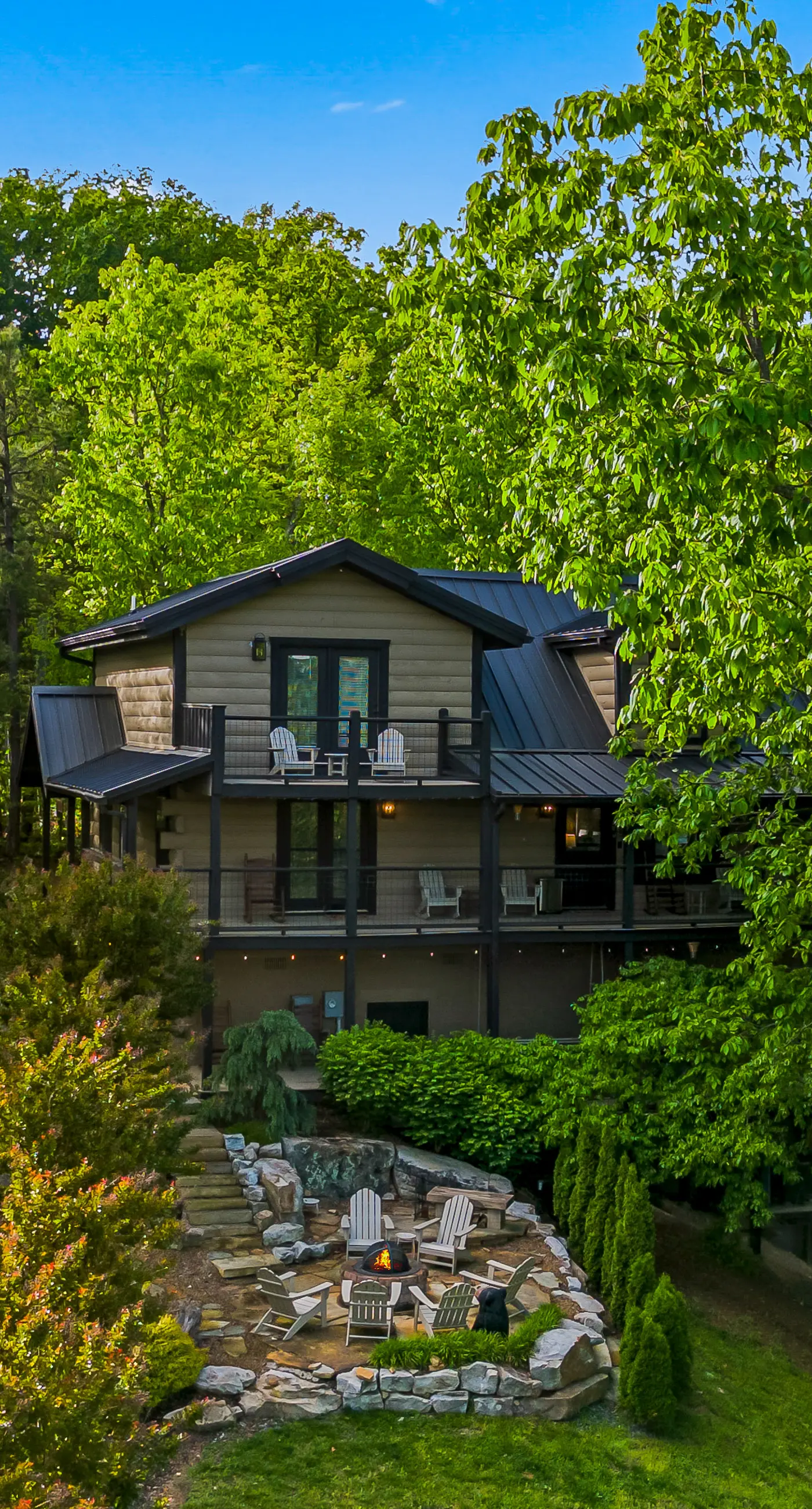 The Treehouse, Sleep 12・Hot Tub・Firepit・Game Room