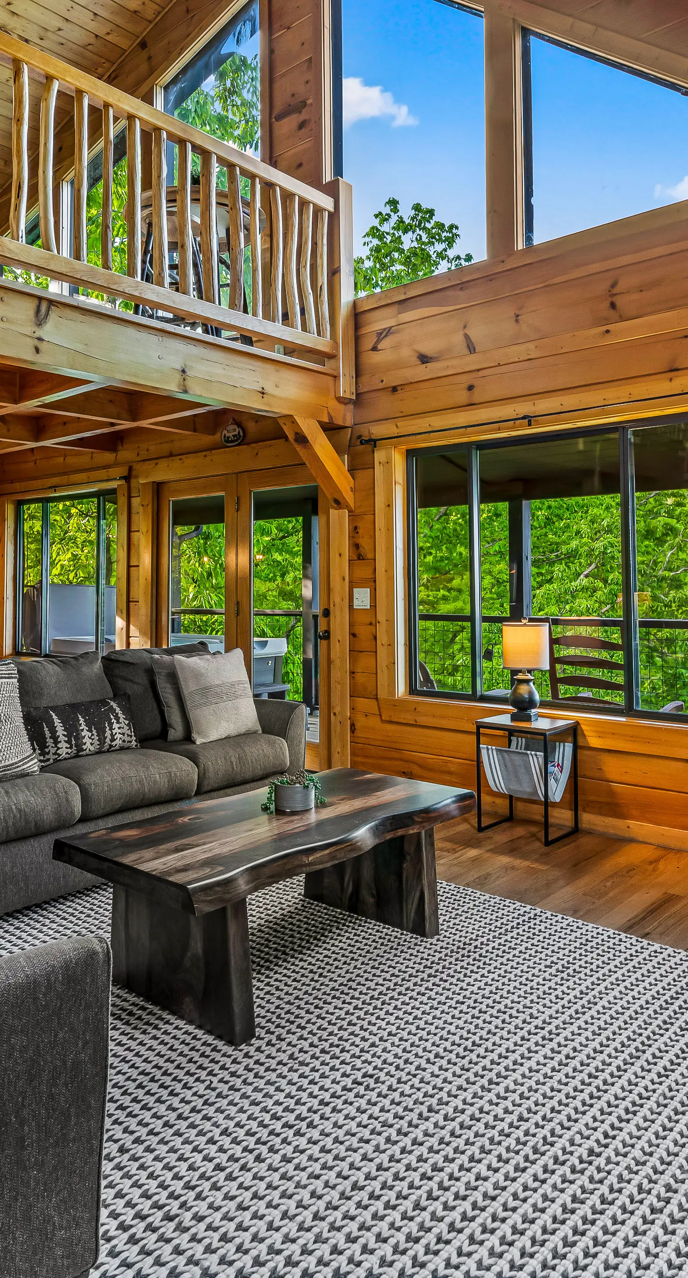 The Treehouse, Sleep 12・Hot Tub・Firepit・Game Room