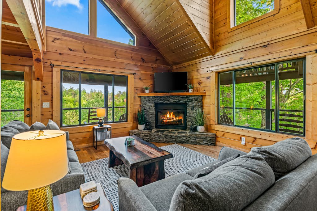 The Treehouse, Sleep 12・Hot Tub・Firepit・Game Room