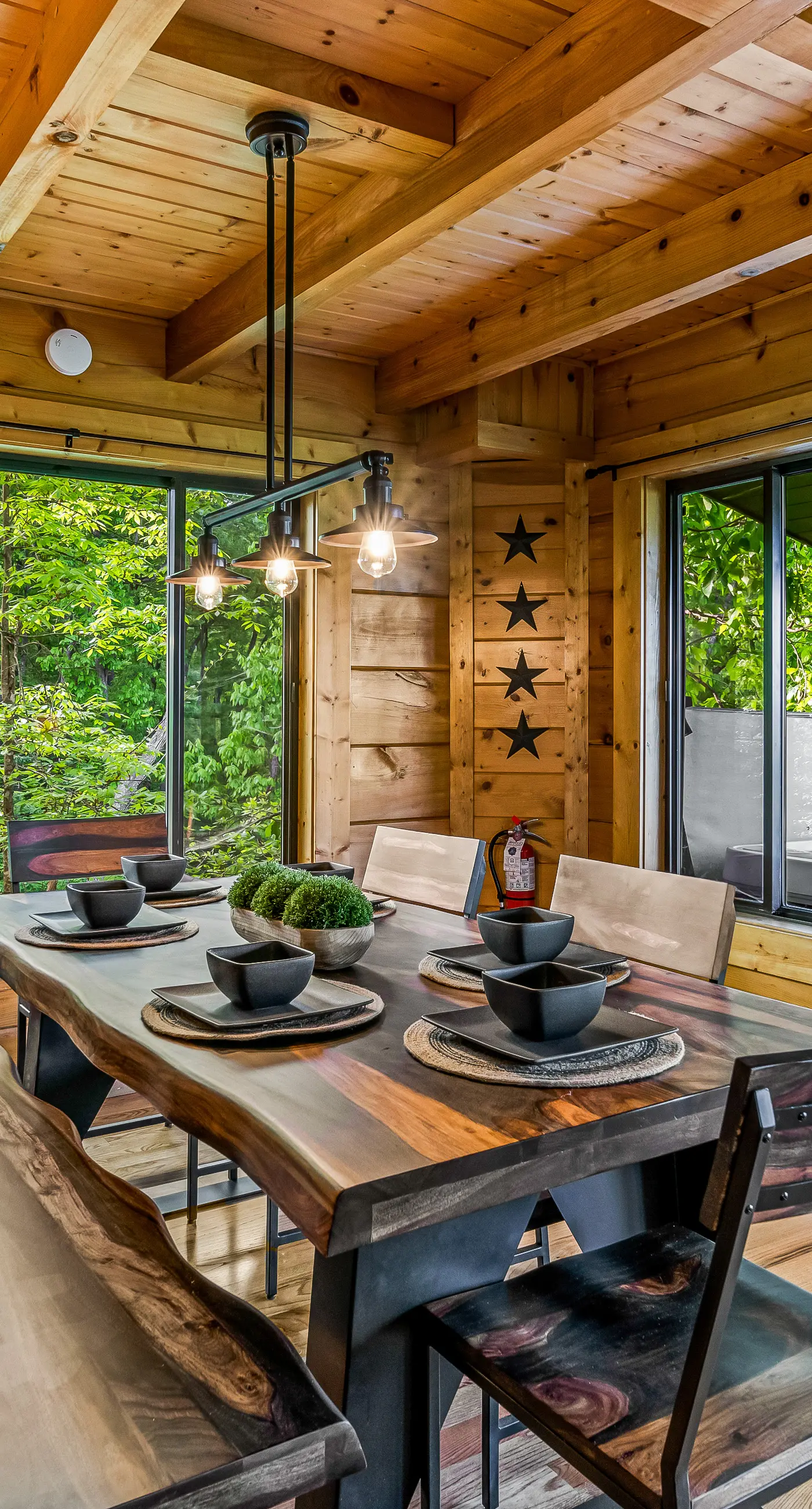 The Treehouse, Sleep 12・Hot Tub・Firepit・Game Room