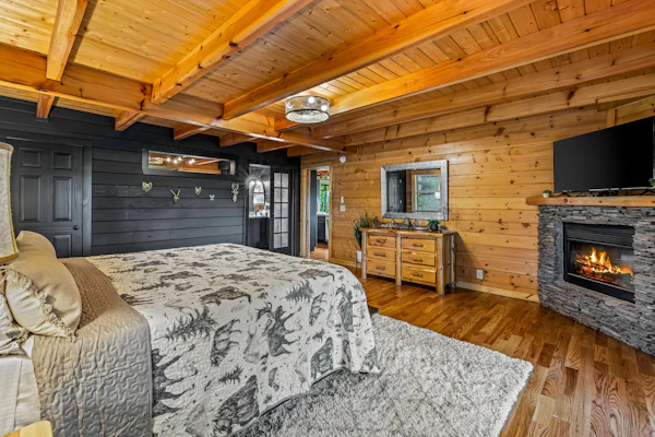 The Treehouse, Sleep 12・Hot Tub・Firepit・Game Room