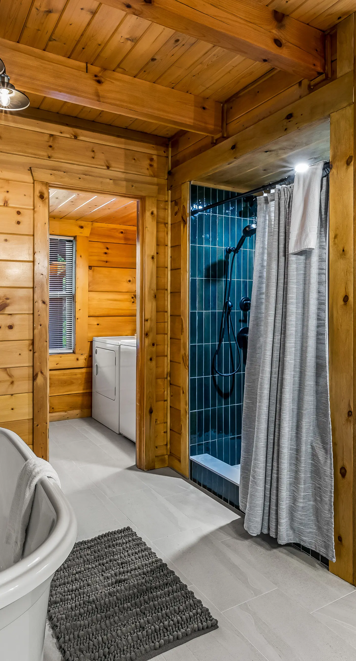 The Treehouse, Sleep 12・Hot Tub・Firepit・Game Room