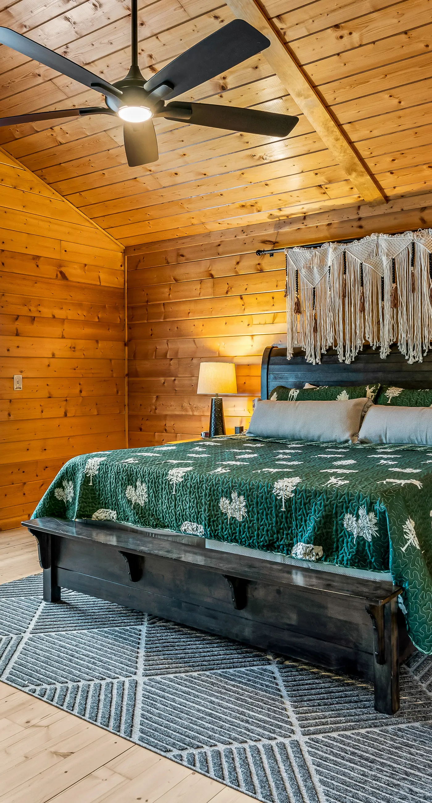 The Treehouse, Sleep 12・Hot Tub・Firepit・Game Room