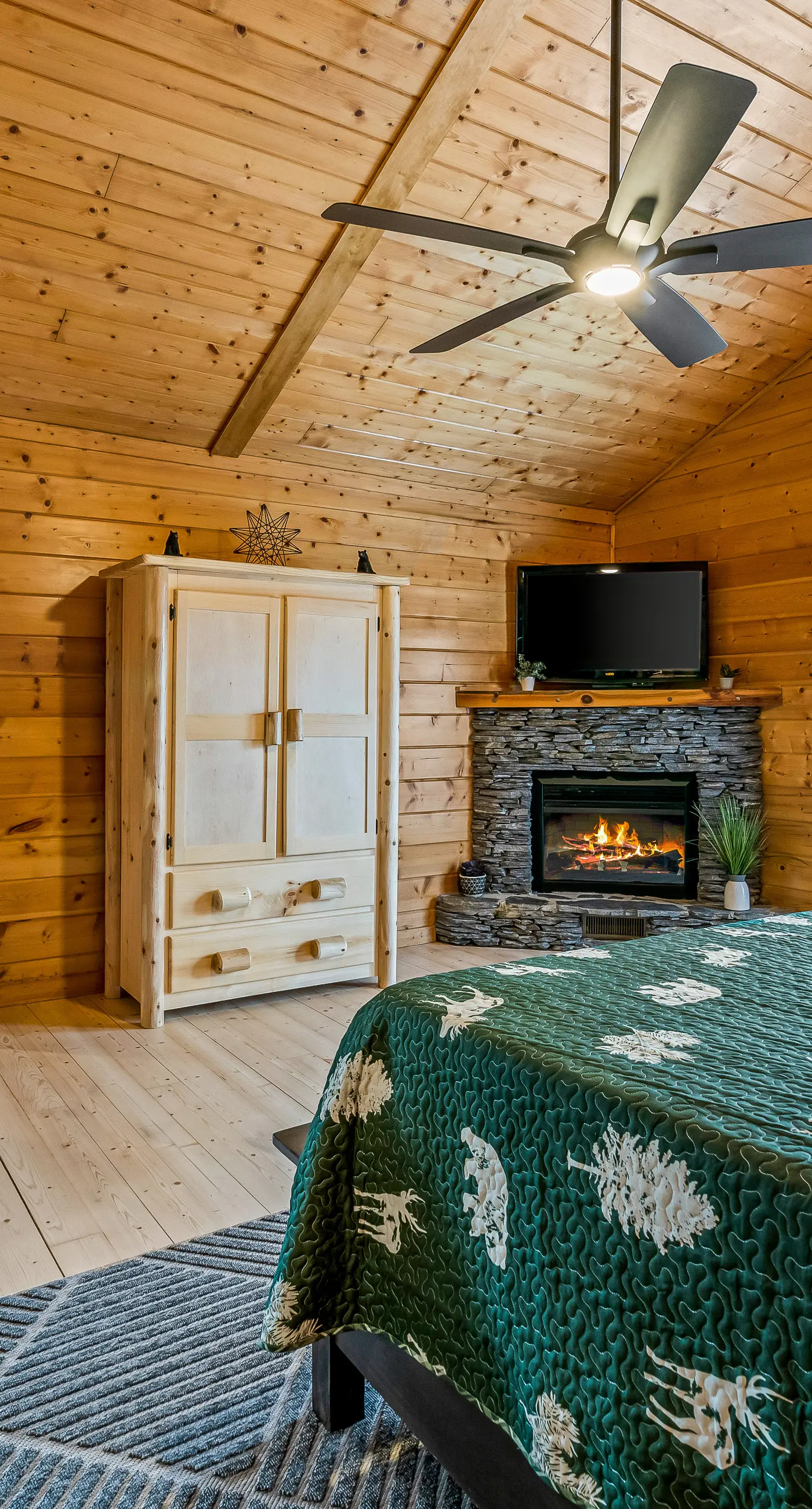 The Treehouse, Sleep 12・Hot Tub・Firepit・Game Room