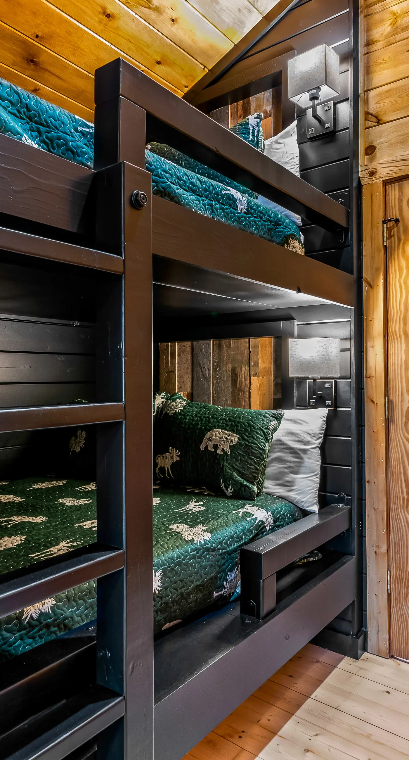The Treehouse, Sleep 12・Hot Tub・Firepit・Game Room