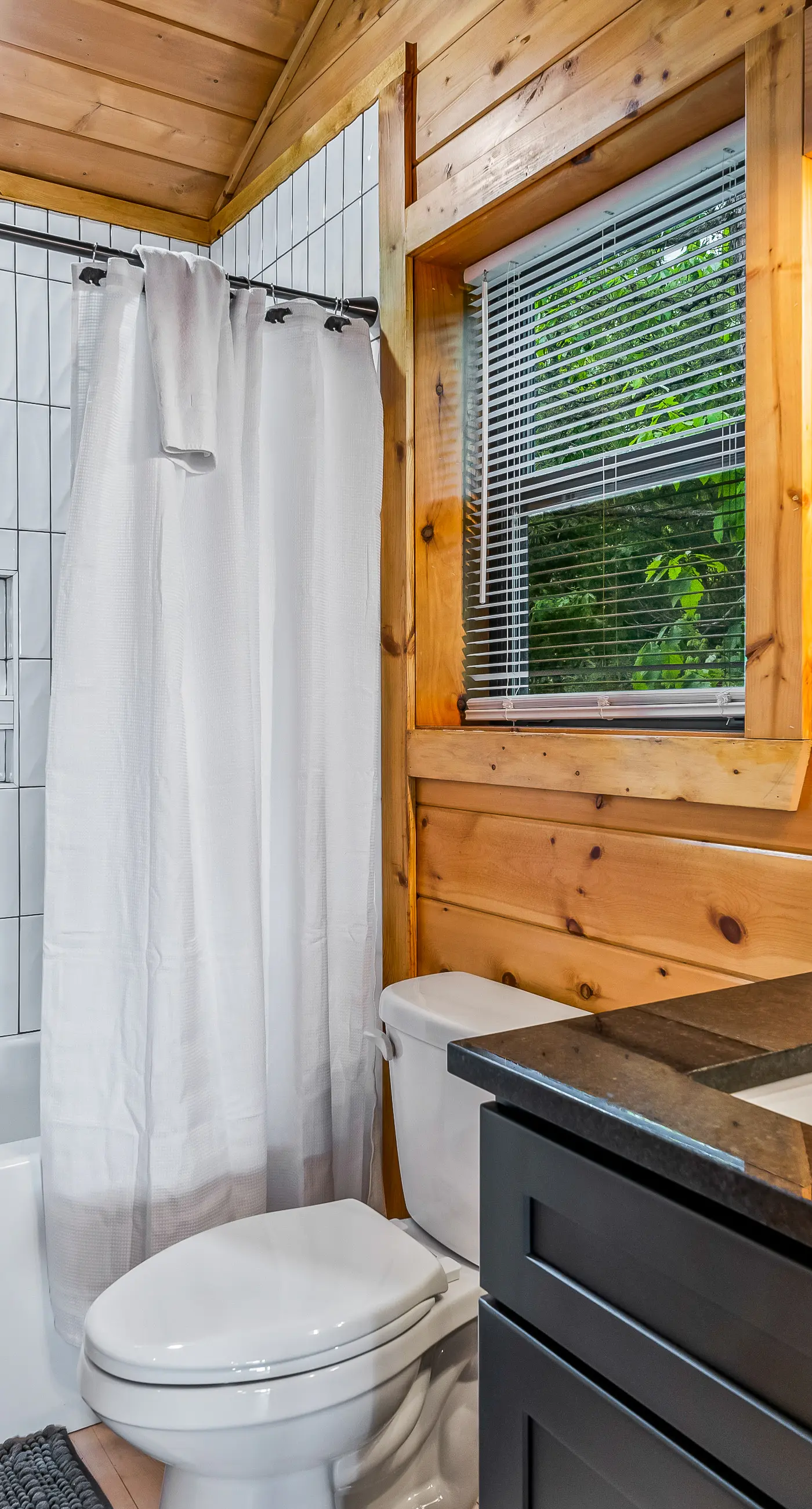 The Treehouse, Sleep 12・Hot Tub・Firepit・Game Room