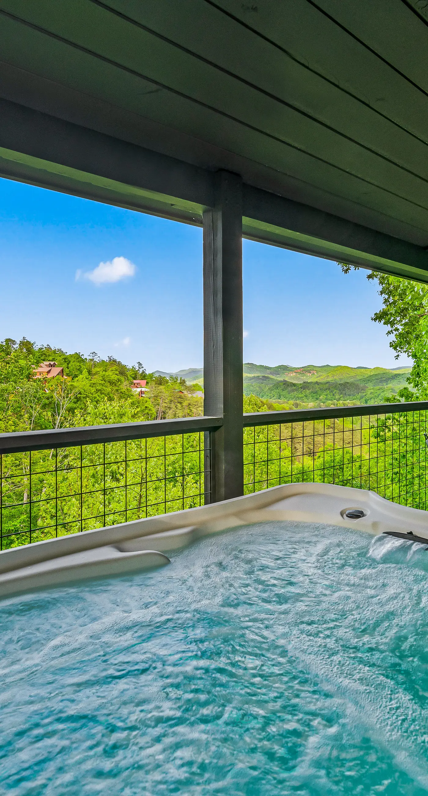 The Treehouse, Sleep 12・Hot Tub・Firepit・Game Room