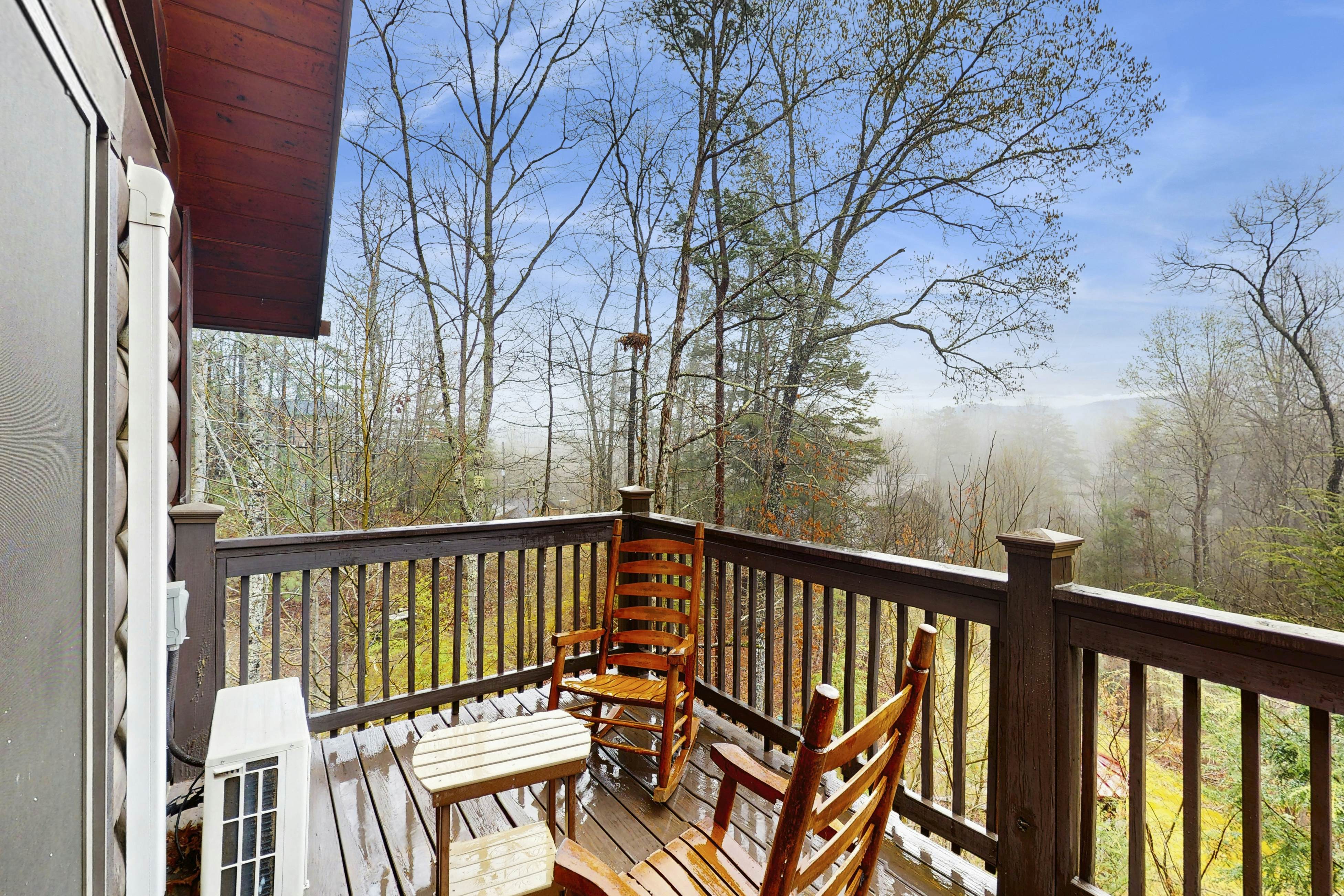 Homey Cabin, Sleep 15・Hot Tub・Gazebo・Games・Firepit