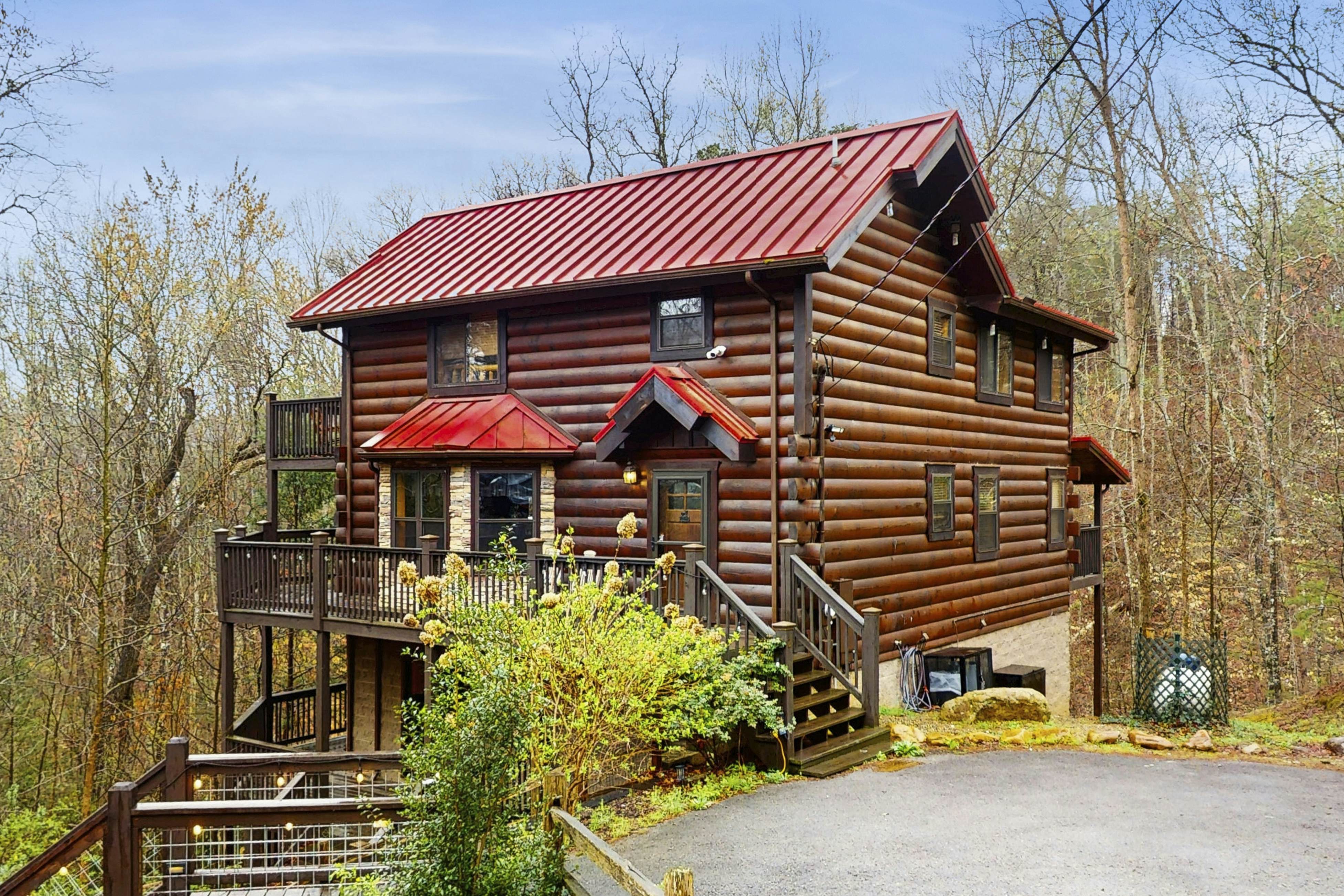 Homey Cabin, Sleep 15・Hot Tub・Gazebo・Games・Firepit