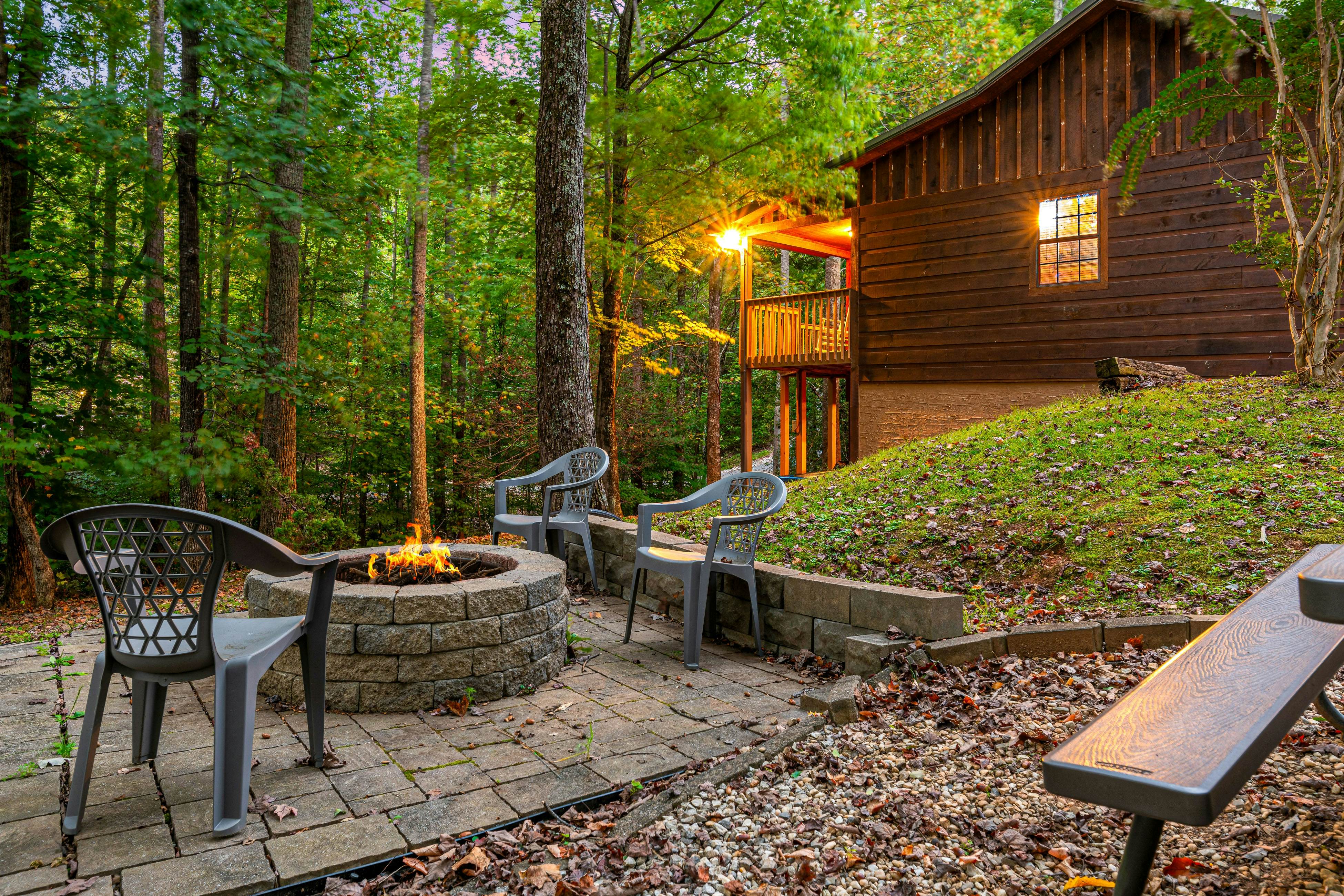 Smoky Mtn cabin w/ hot tub, firepit, game room, deck, & free attraction tickets
