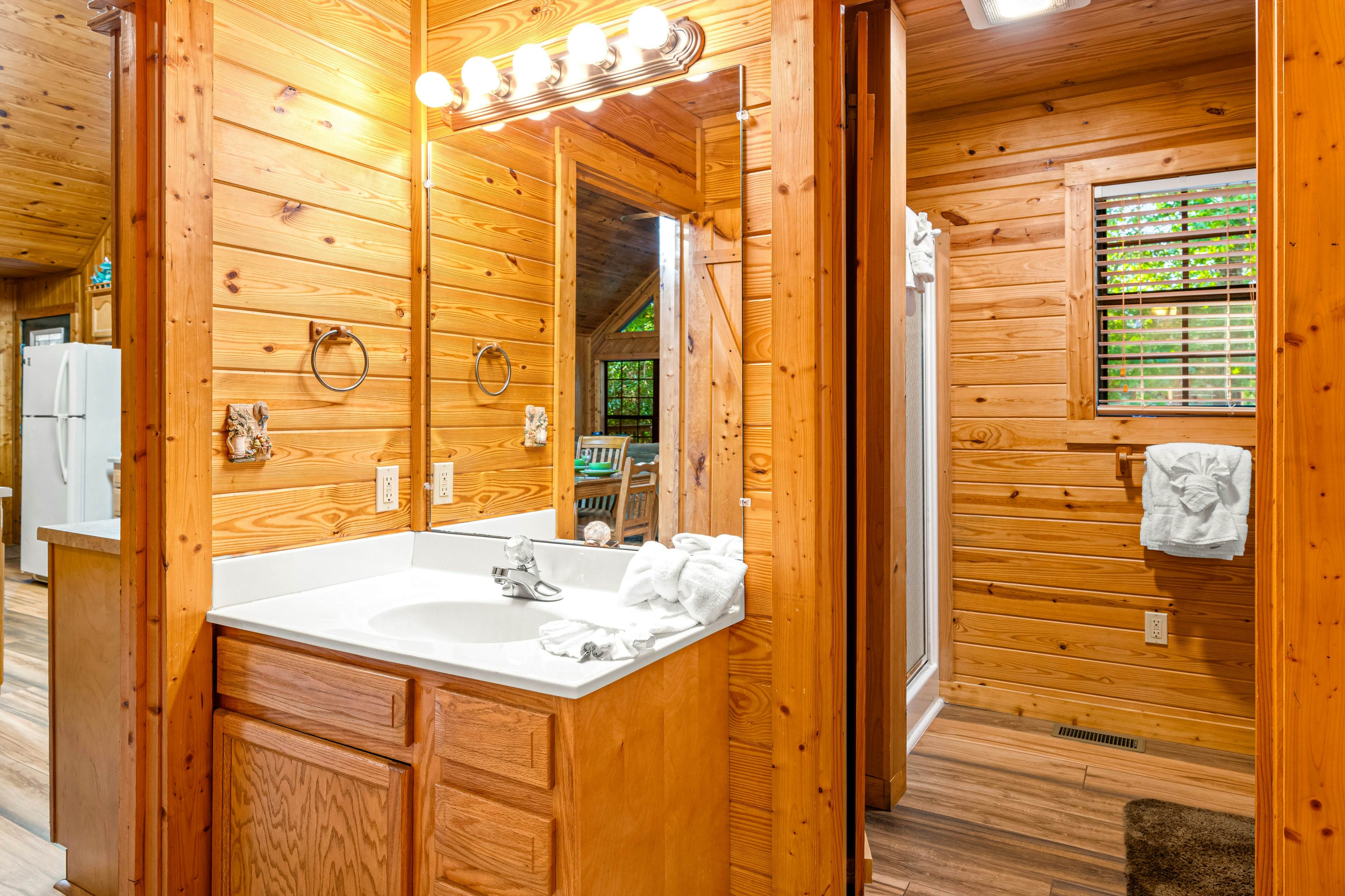 Smoky Mtn cabin w/ hot tub, firepit, game room, deck, & free attraction tickets