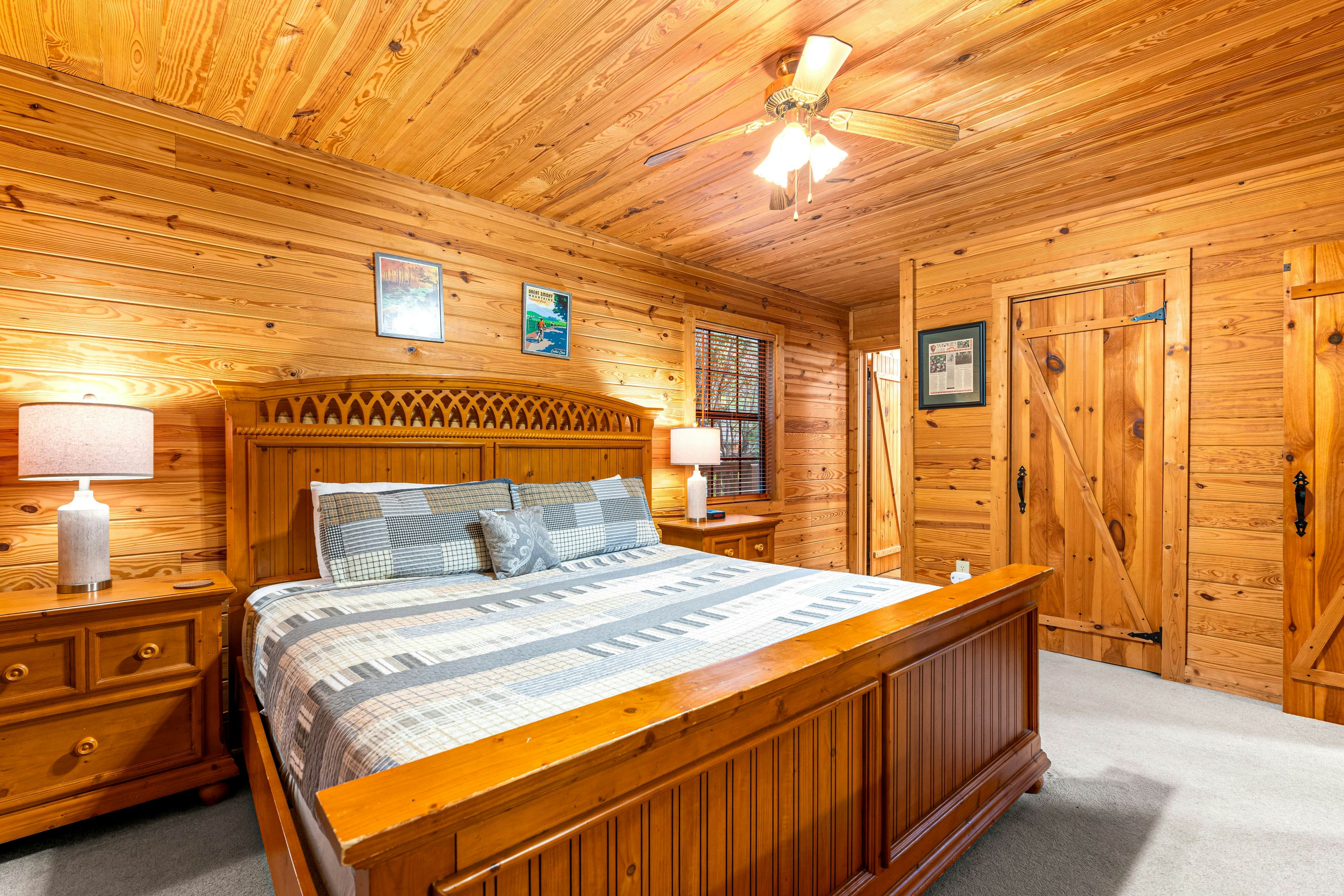Smoky Mtn cabin w/ hot tub, firepit, game room, deck, & free attraction tickets