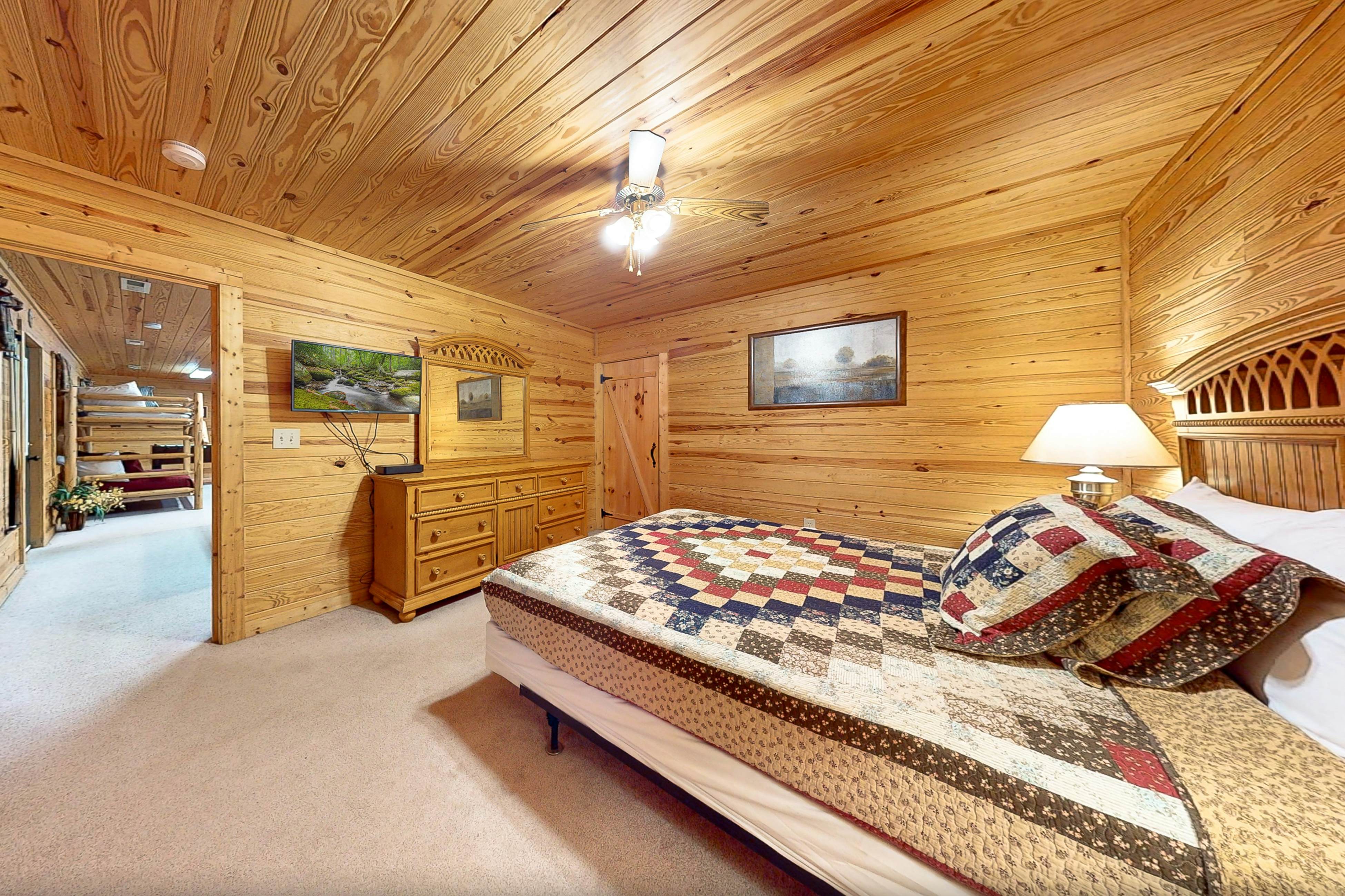 Smoky Mtn cabin w/ hot tub, firepit, game room, deck, & free attraction tickets