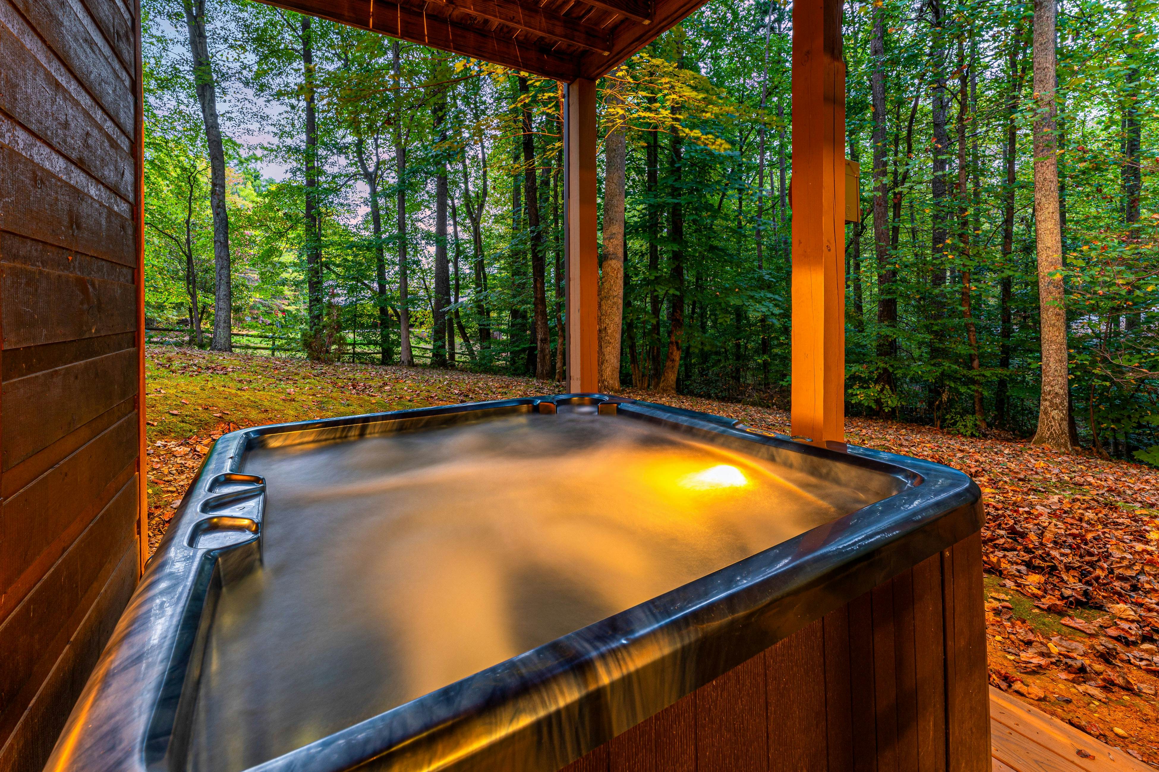 Smoky Mtn cabin w/ hot tub, firepit, game room, deck, & free attraction tickets