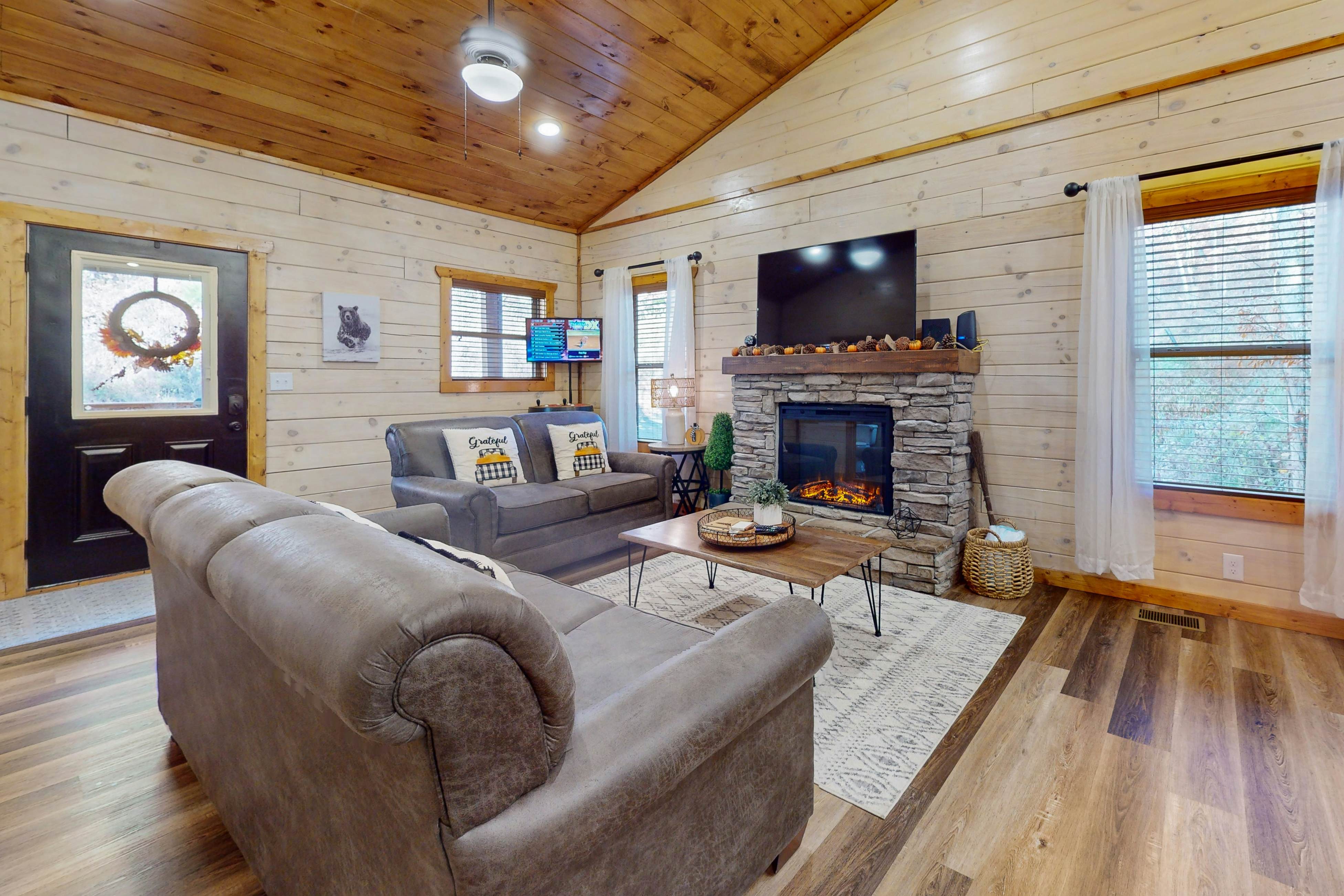 Woodland Retreat, Sleeps 4・Hot Tub・Scenic Porches